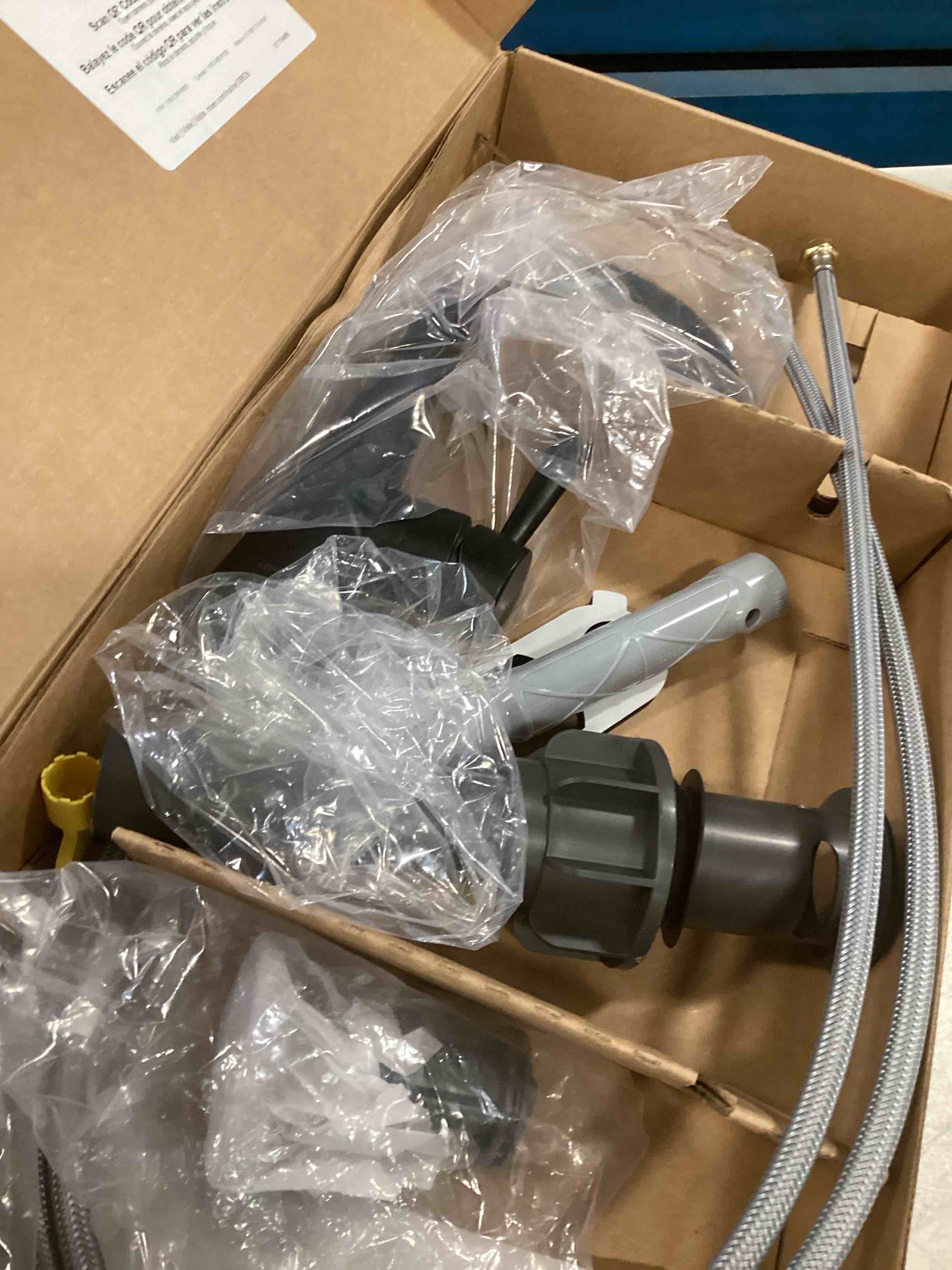 https://s3.amazonaws.com/lotting-images-prod/bidfta/PPE2100192_1744826722826.jpeg
