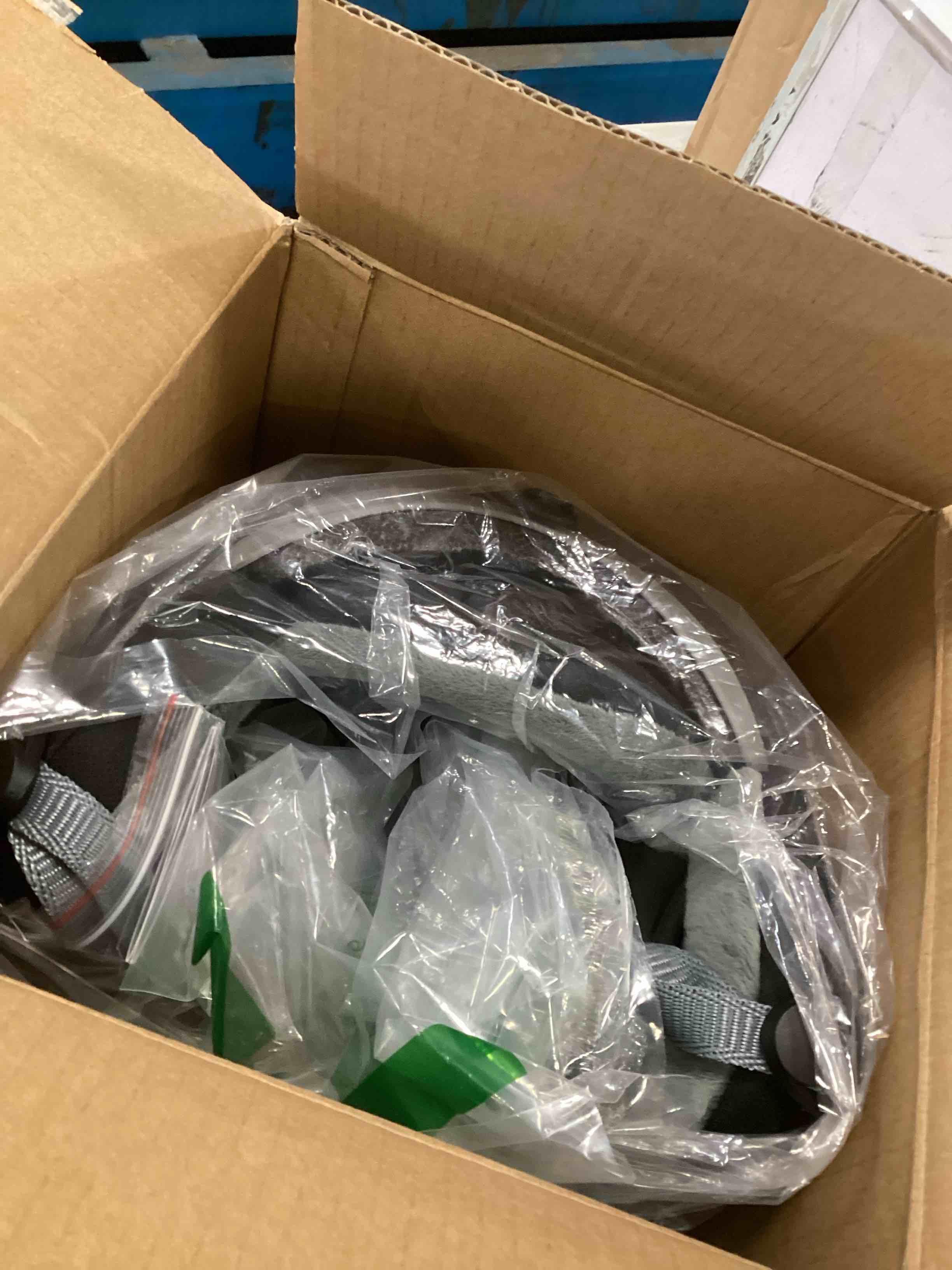 https://s3.amazonaws.com/lotting-images-prod/bidfta/PPE2100757_1745410401006.jpeg