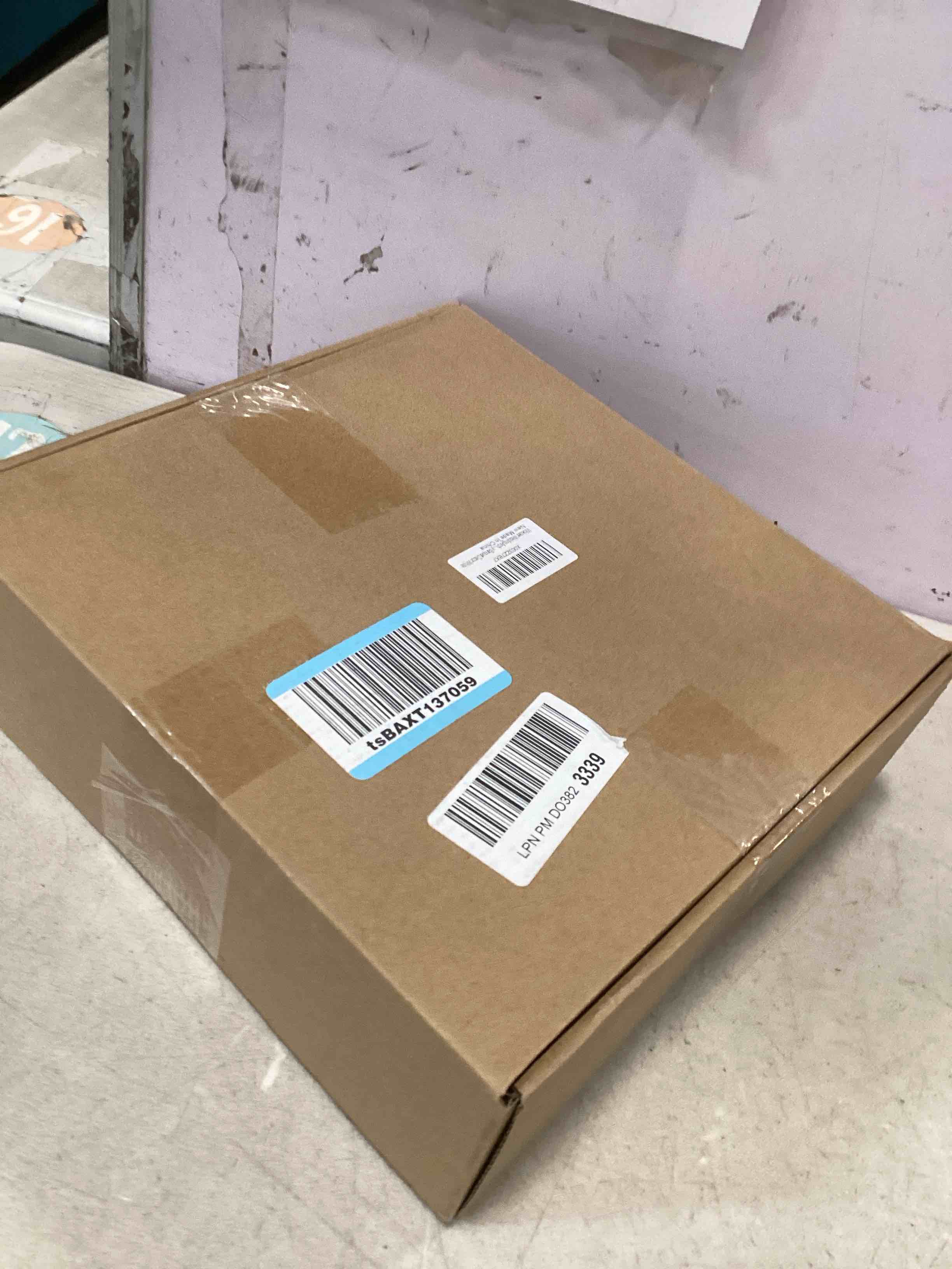 https://s3.amazonaws.com/lotting-images-prod/bidfta/PPE2100873_1745425322505.jpeg