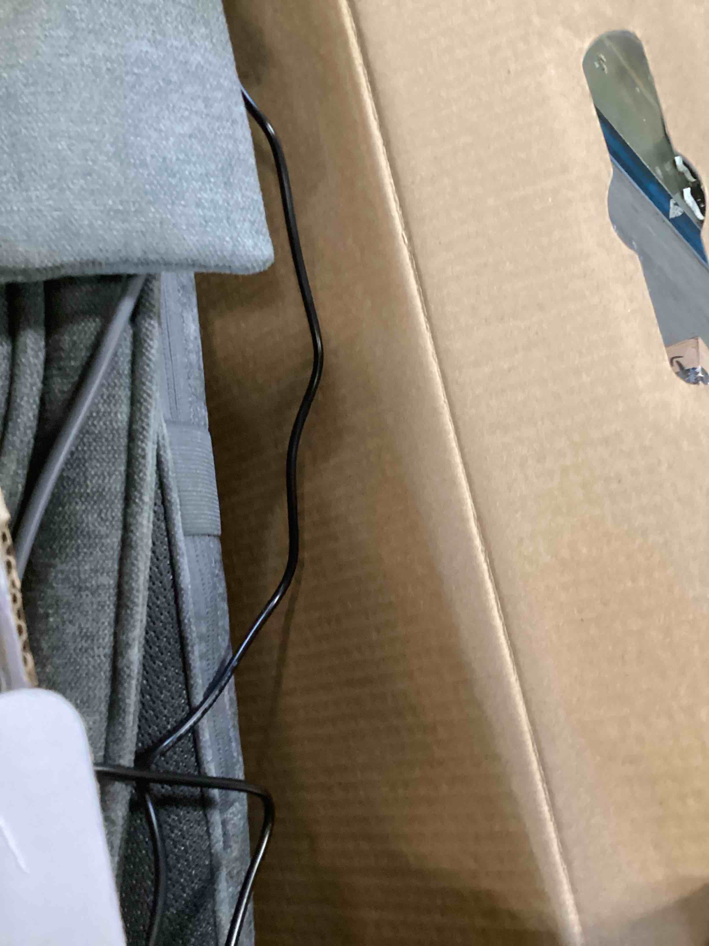 https://s3.amazonaws.com/lotting-images-prod/bidfta/PPE2100915_1745432117233.jpeg