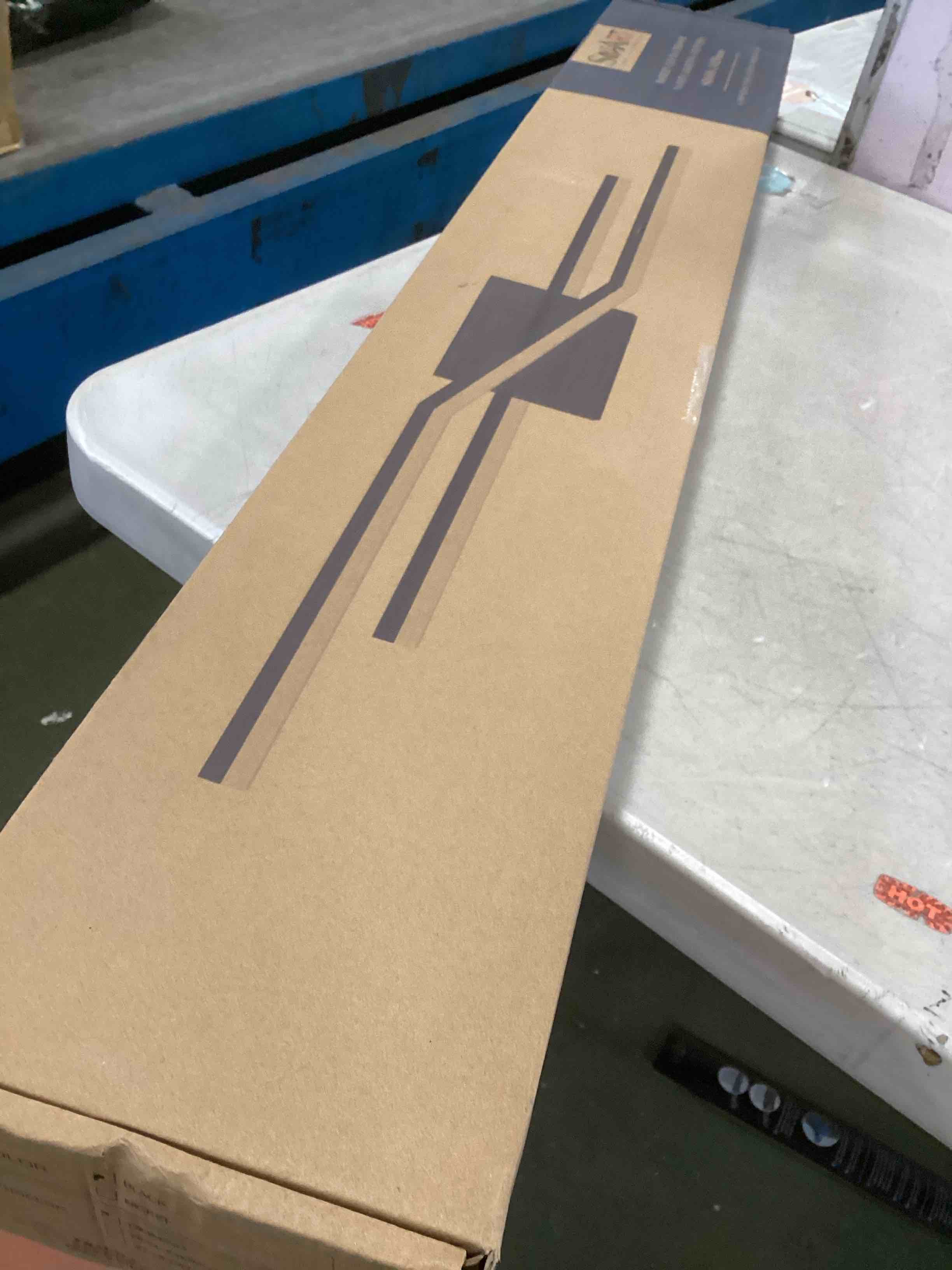 https://s3.amazonaws.com/lotting-images-prod/bidfta/PPE2100970_1745437477571.jpeg