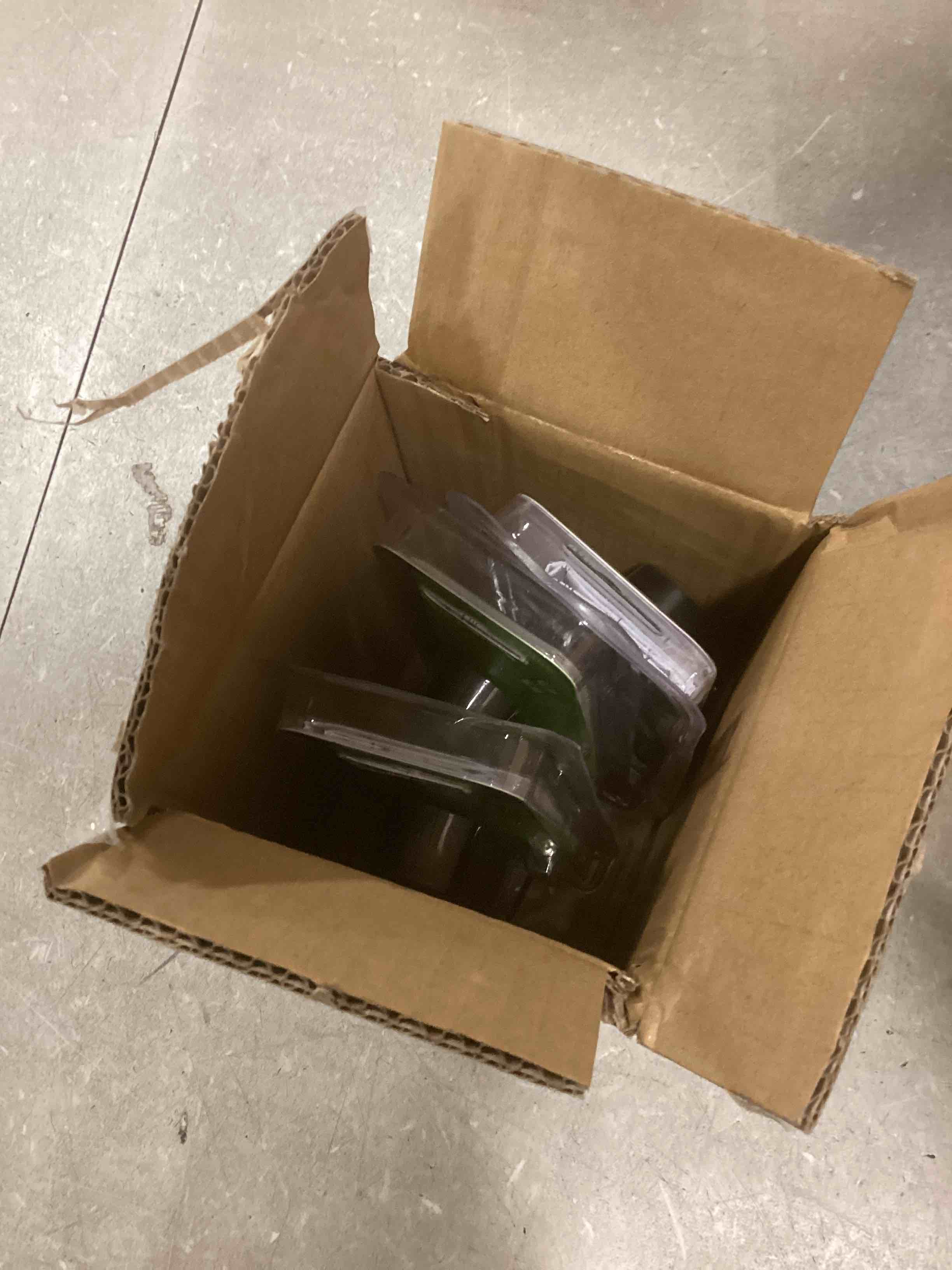 https://s3.amazonaws.com/lotting-images-prod/bidfta/PPE2101996_1741269684948.jpeg
