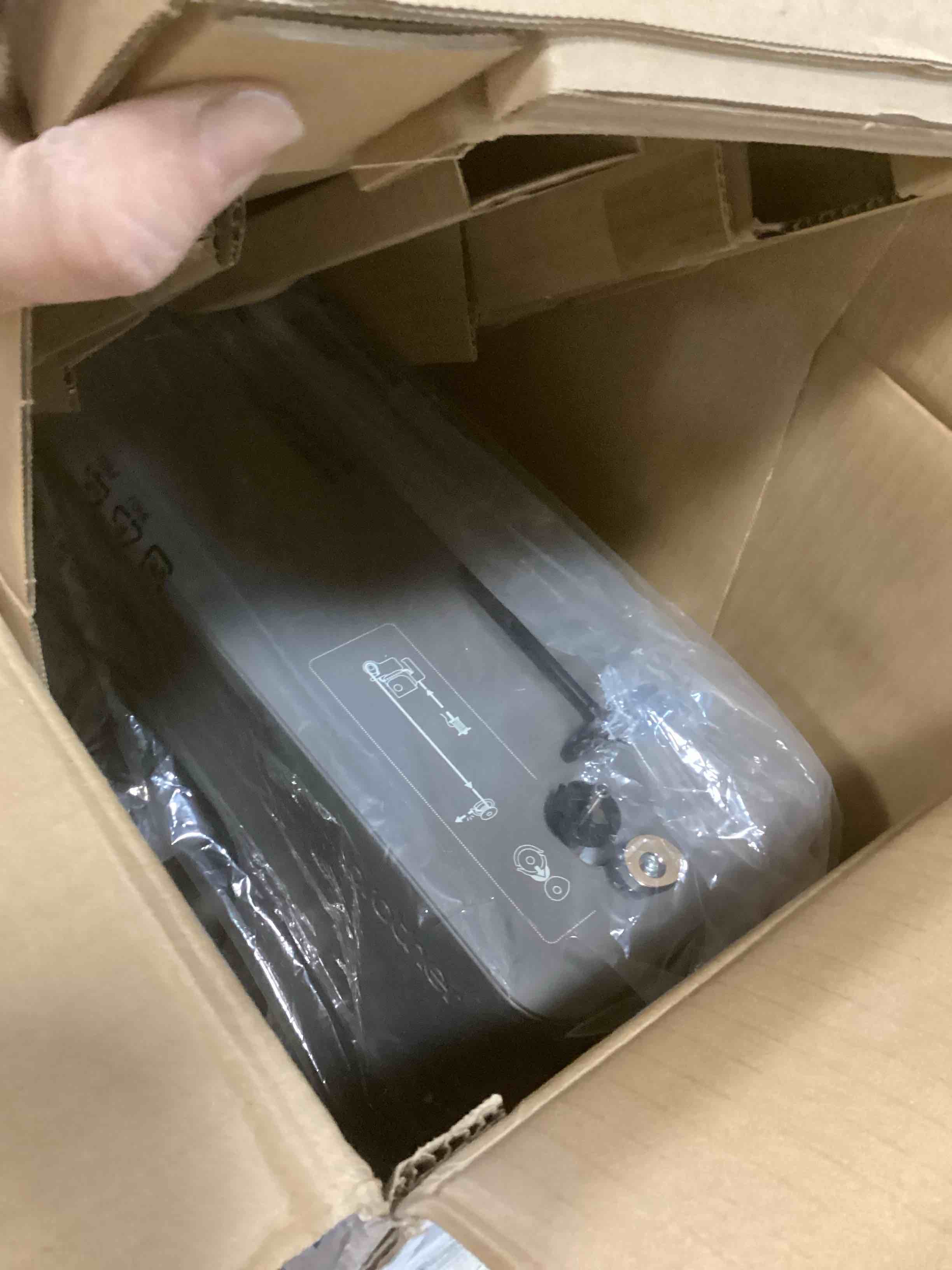 https://s3.amazonaws.com/lotting-images-prod/bidfta/PPE2102205_1741295842287.jpeg