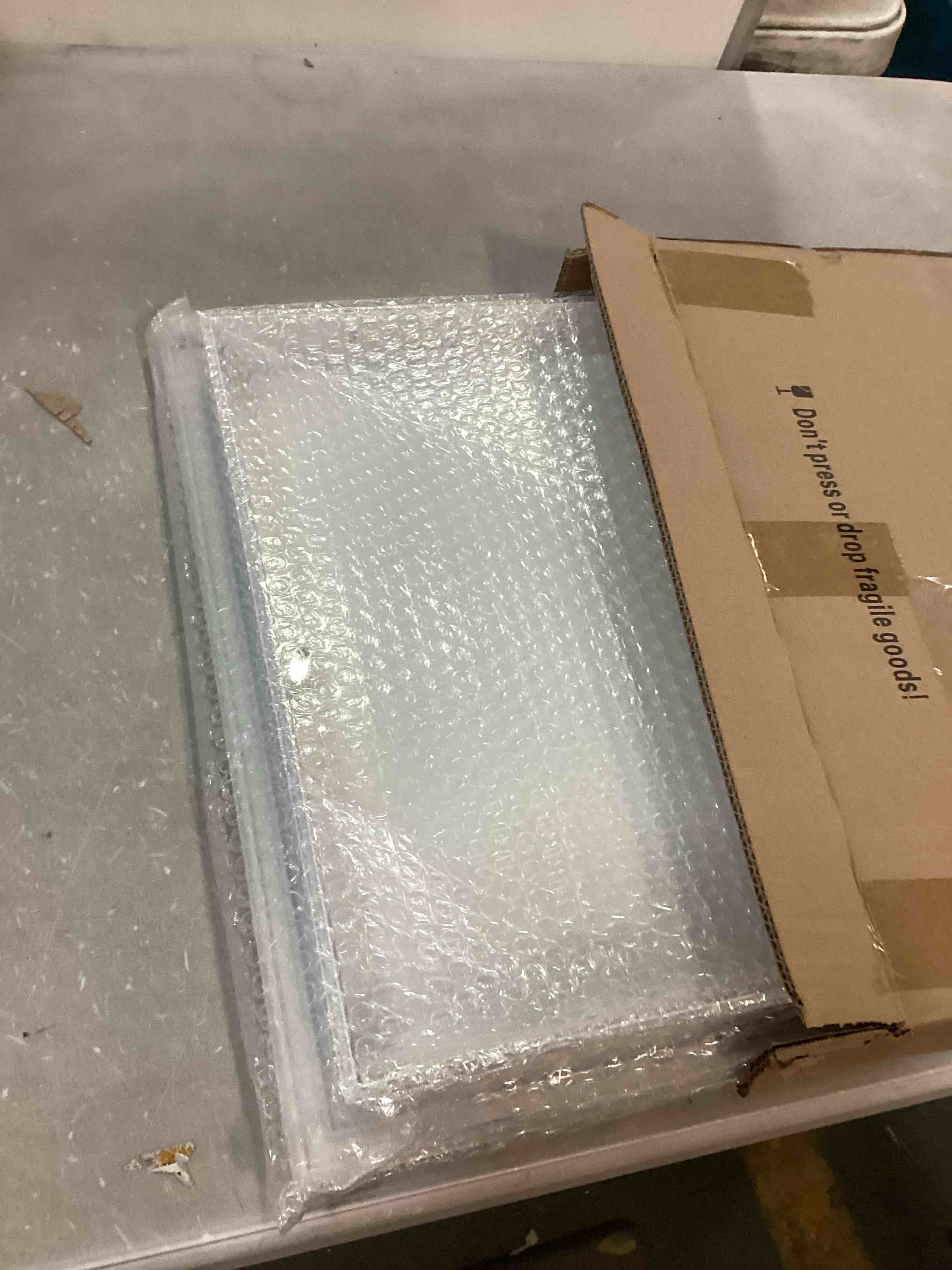 https://s3.amazonaws.com/lotting-images-prod/bidfta/PPE2103440_1742315845917.jpeg