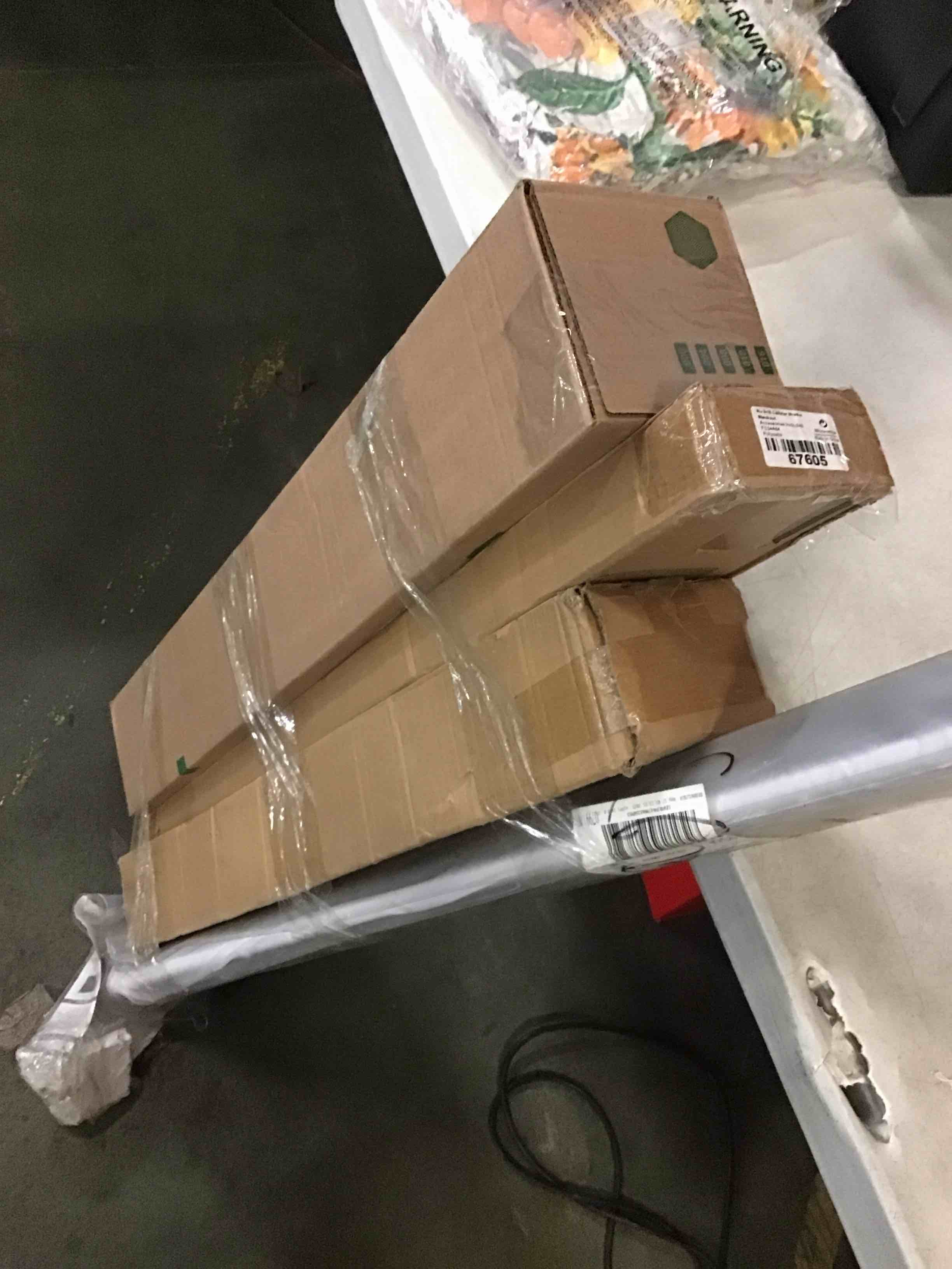 https://s3.amazonaws.com/lotting-images-prod/bidfta/PPE2104230_1752692106657.jpeg