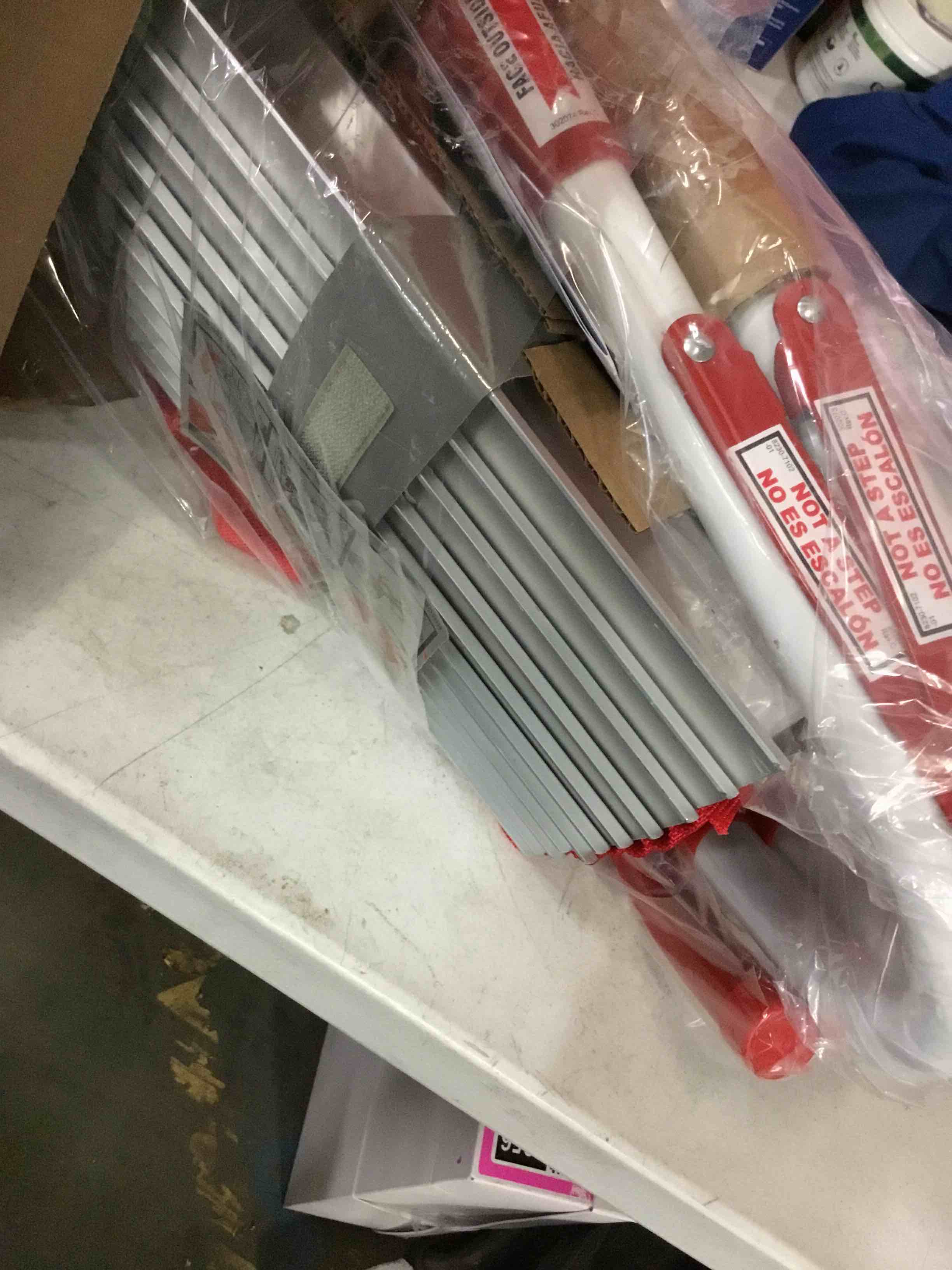 https://s3.amazonaws.com/lotting-images-prod/bidfta/PPE2104848_1756925001267.jpeg