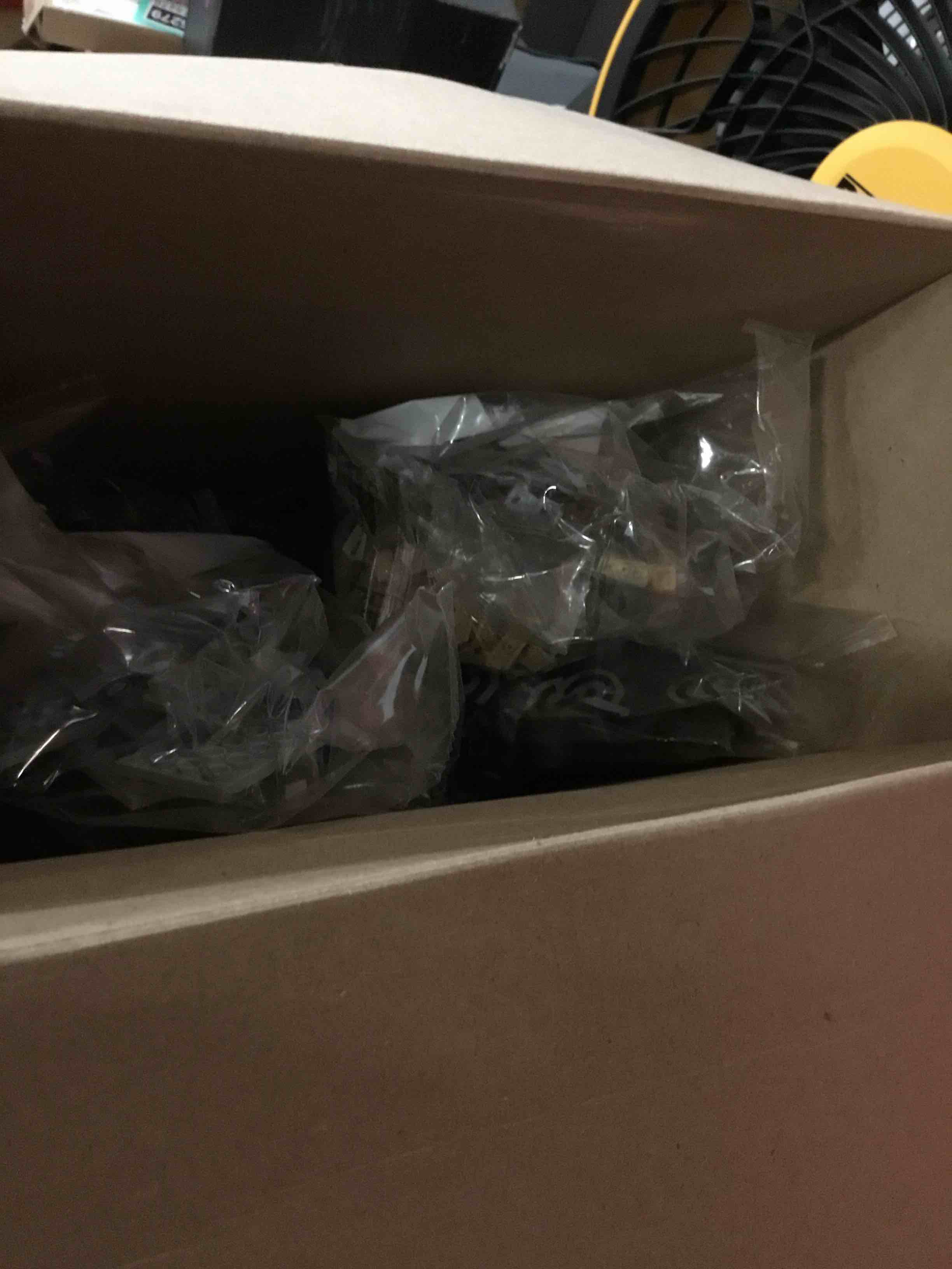 https://s3.amazonaws.com/lotting-images-prod/bidfta/PPE2104906_1757420296026.jpeg