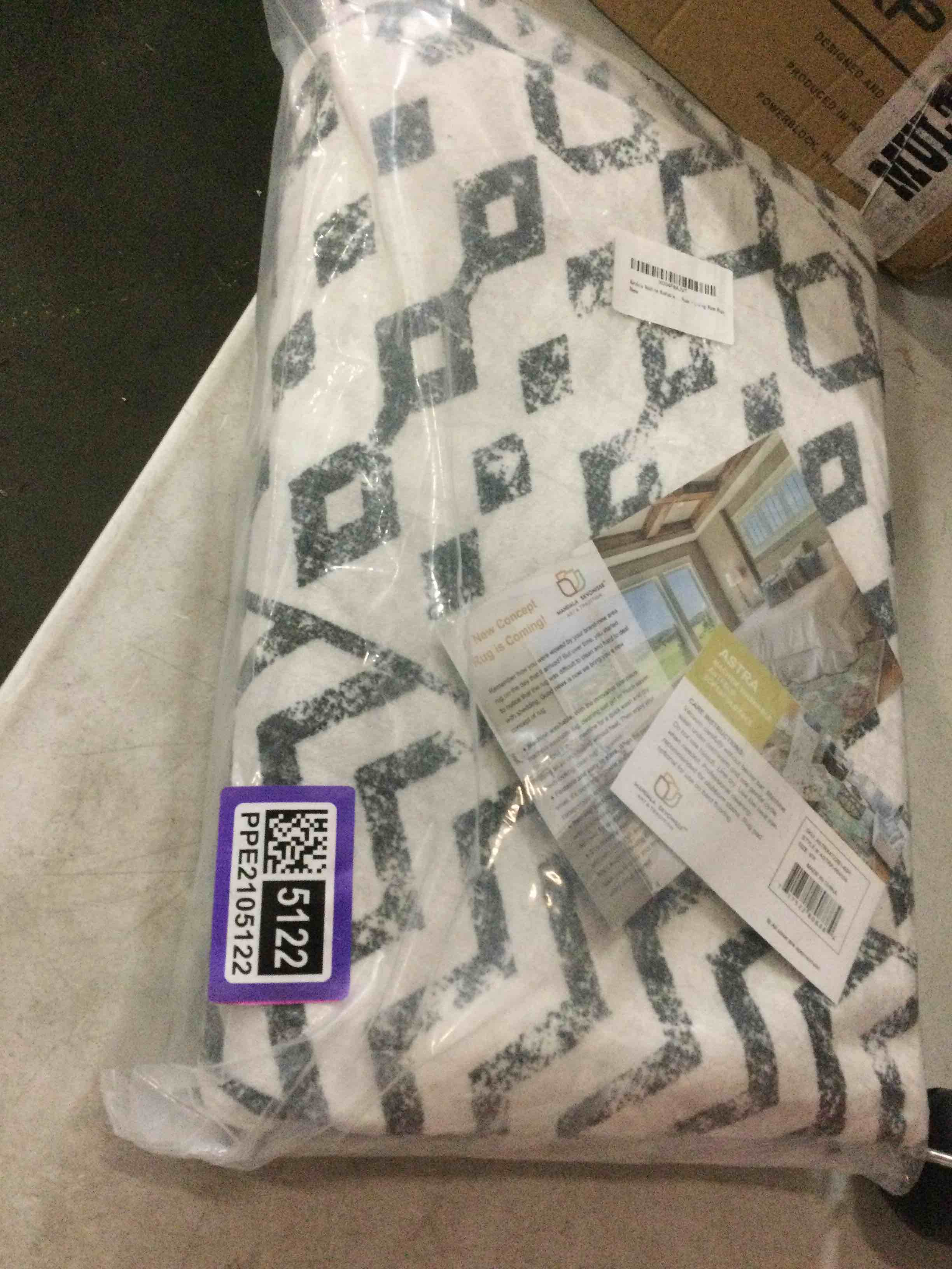 https://s3.amazonaws.com/lotting-images-prod/bidfta/PPE2105122_1758631507117.jpeg