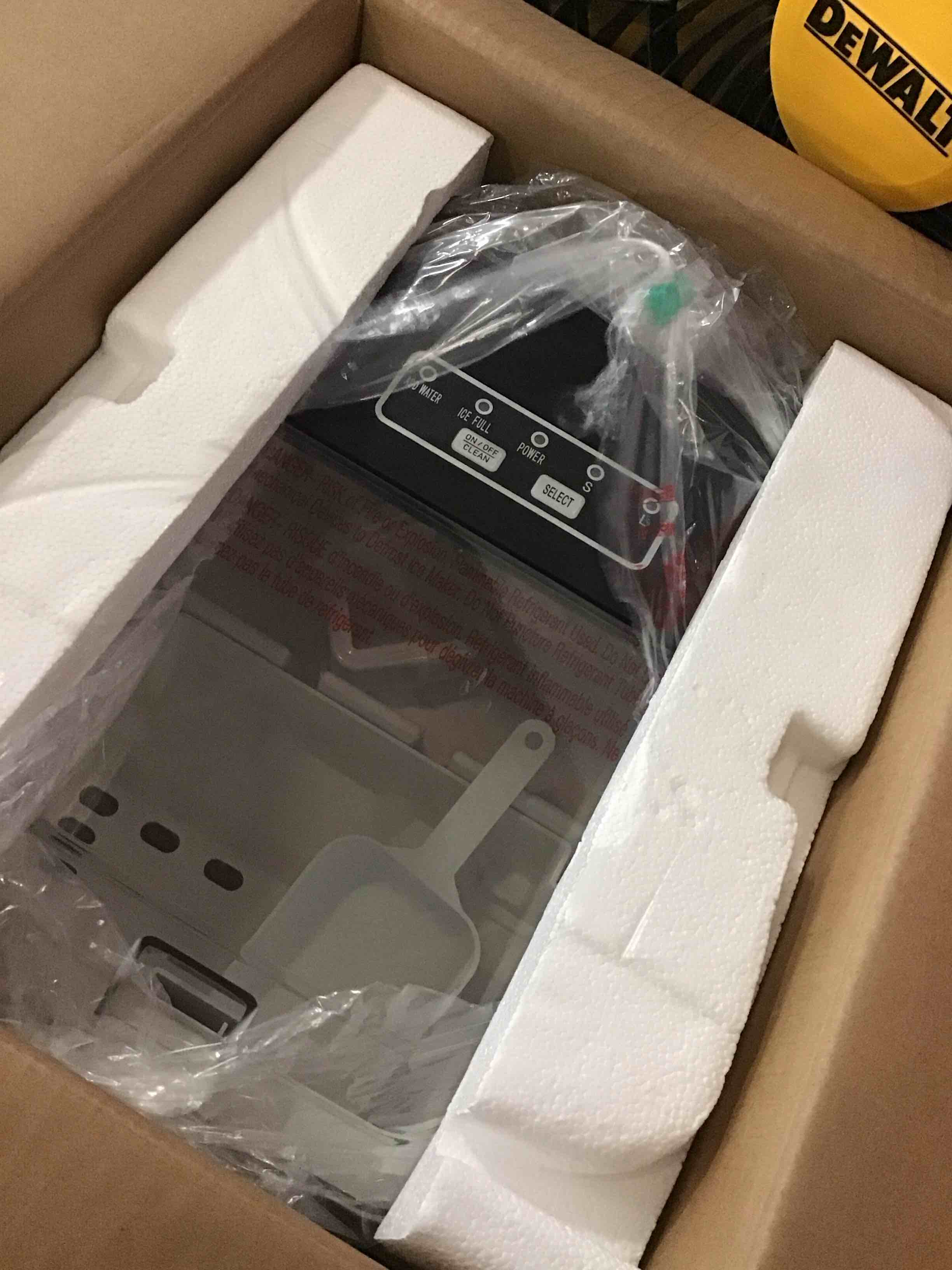 https://s3.amazonaws.com/lotting-images-prod/bidfta/PPE2105285_1759240823519.jpeg