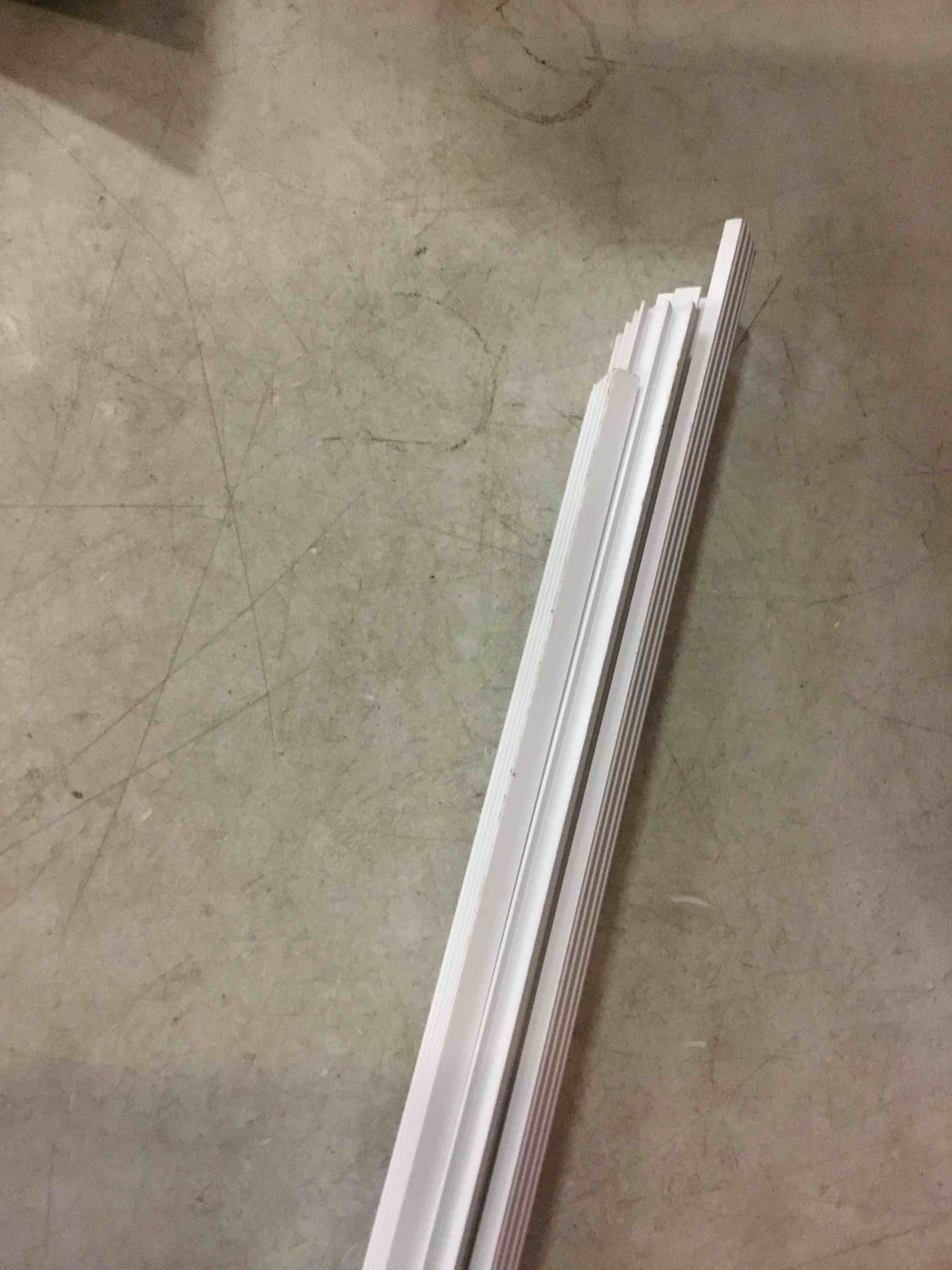 https://s3.amazonaws.com/lotting-images-prod/bidfta/PPE2105560_1759491495163.jpeg