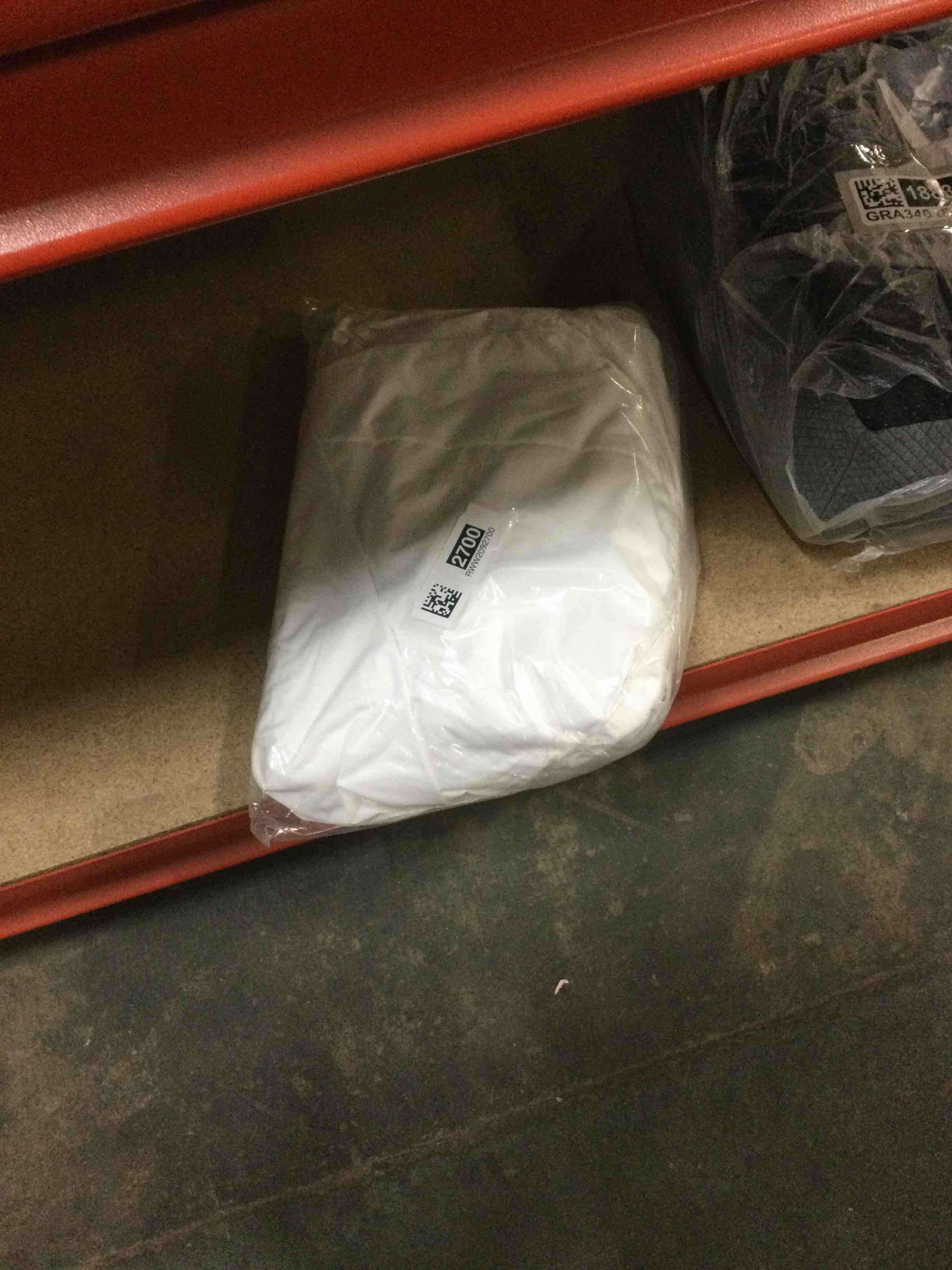 https://s3.amazonaws.com/lotting-images-prod/bidfta/PPE2105633_1759846689601.jpeg