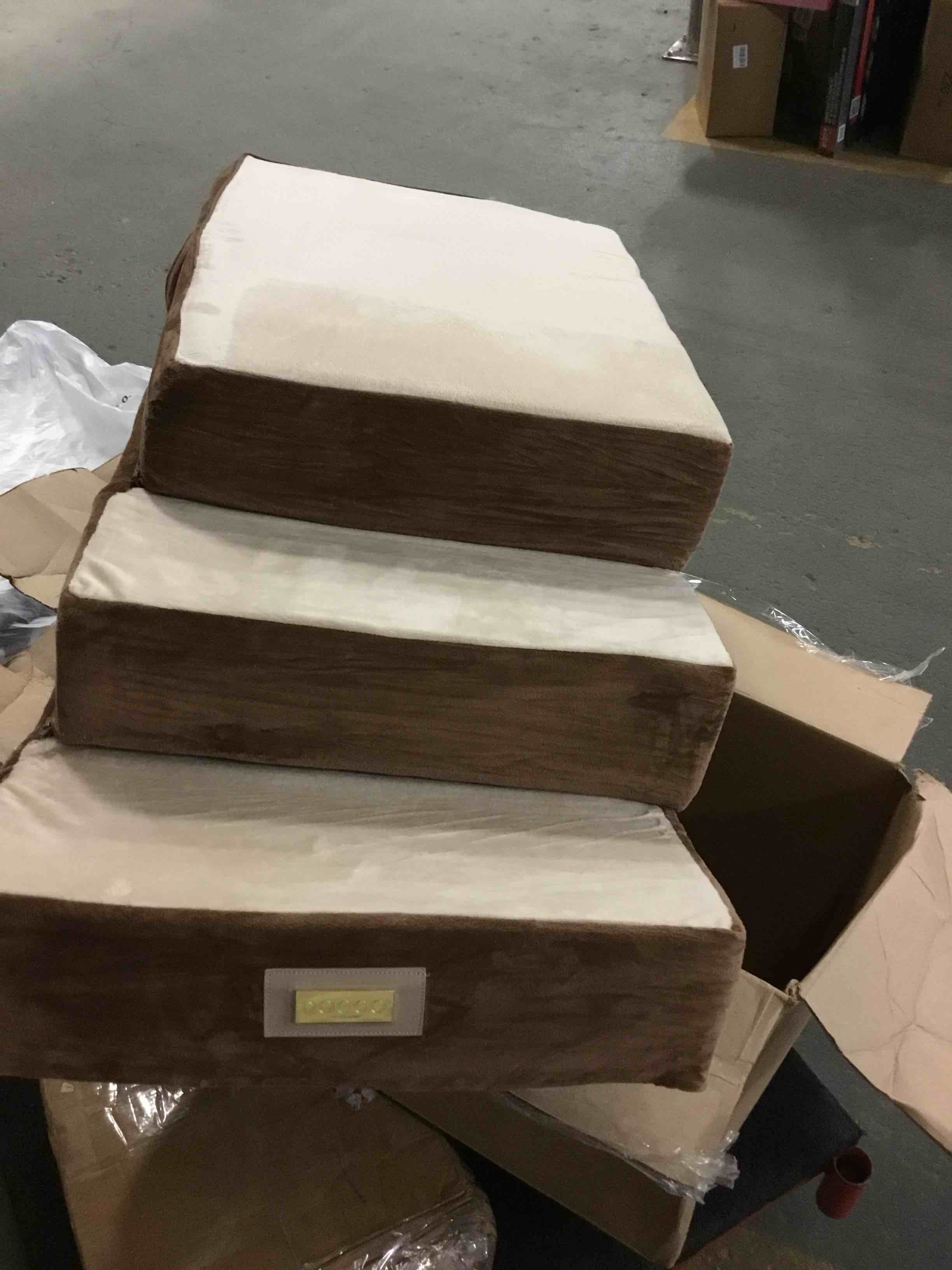 https://s3.amazonaws.com/lotting-images-prod/bidfta/PPE2105791_1759925761737.jpeg