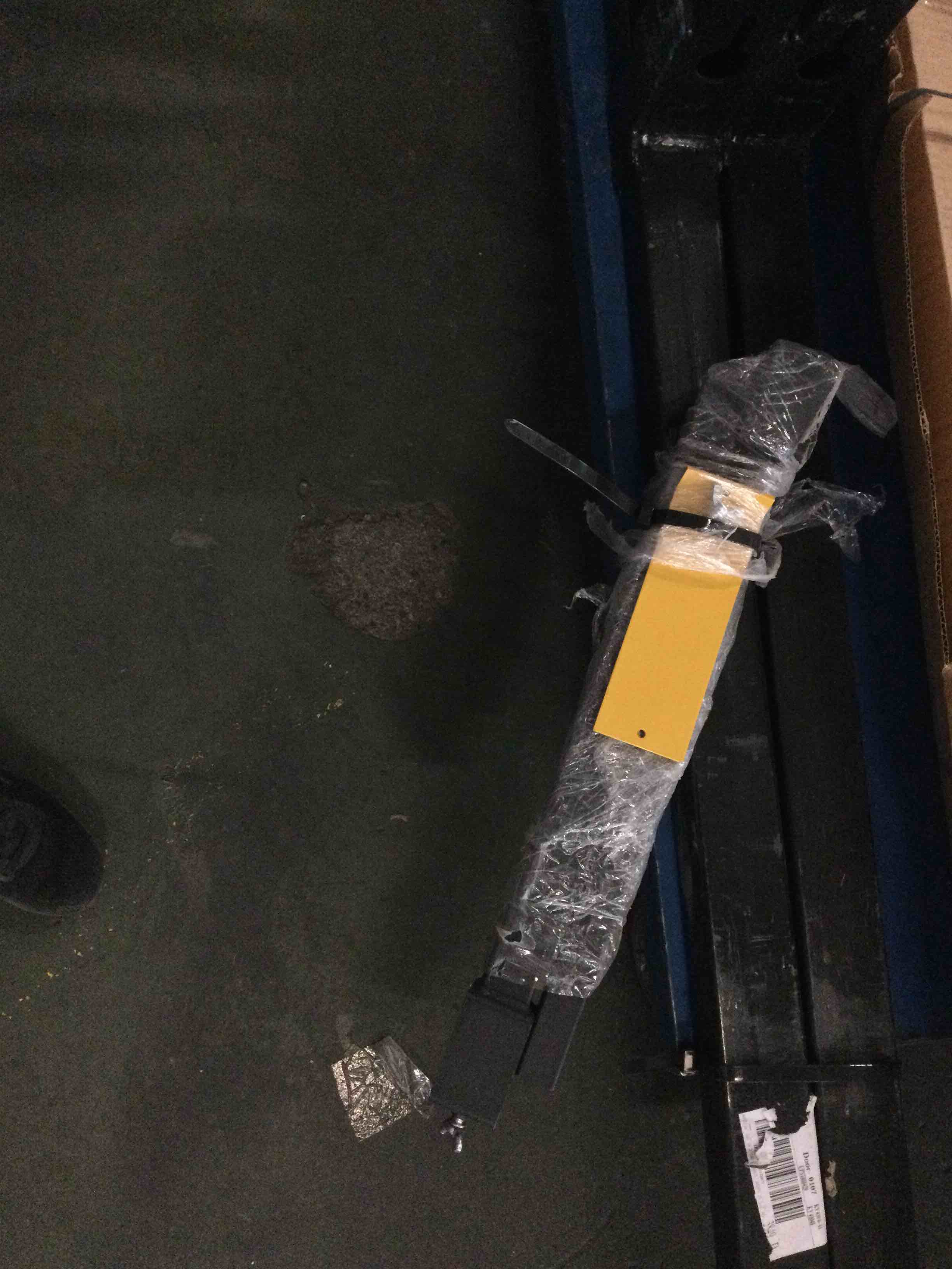 https://s3.amazonaws.com/lotting-images-prod/bidfta/PPE2105825_1759944181230.jpeg