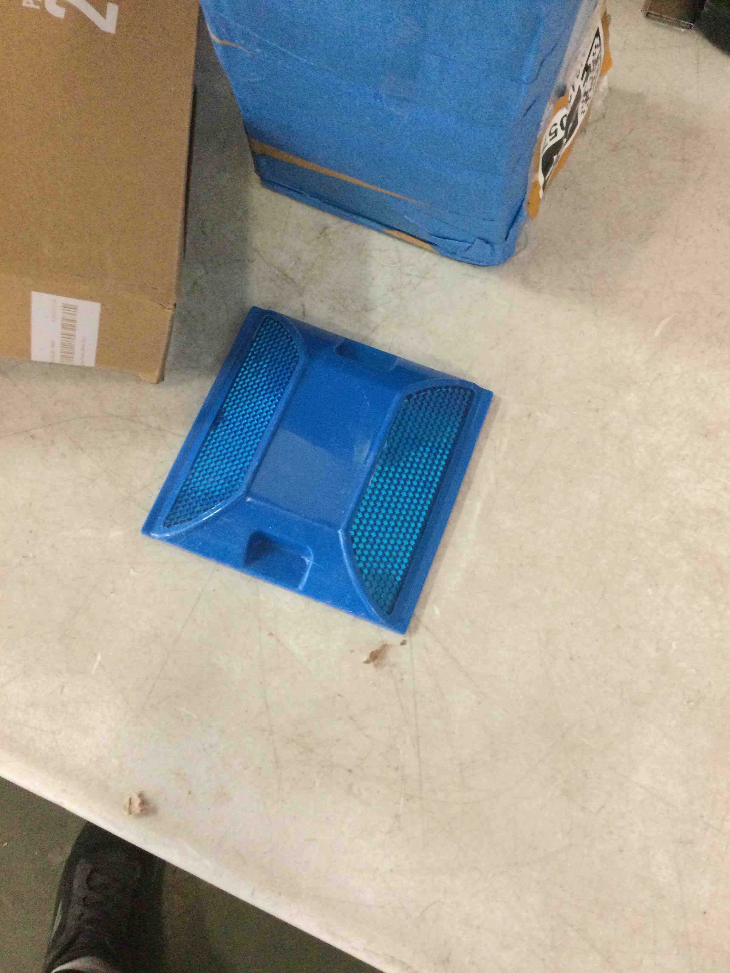 https://s3.amazonaws.com/lotting-images-prod/bidfta/PPE2105861_1759947133172.jpeg