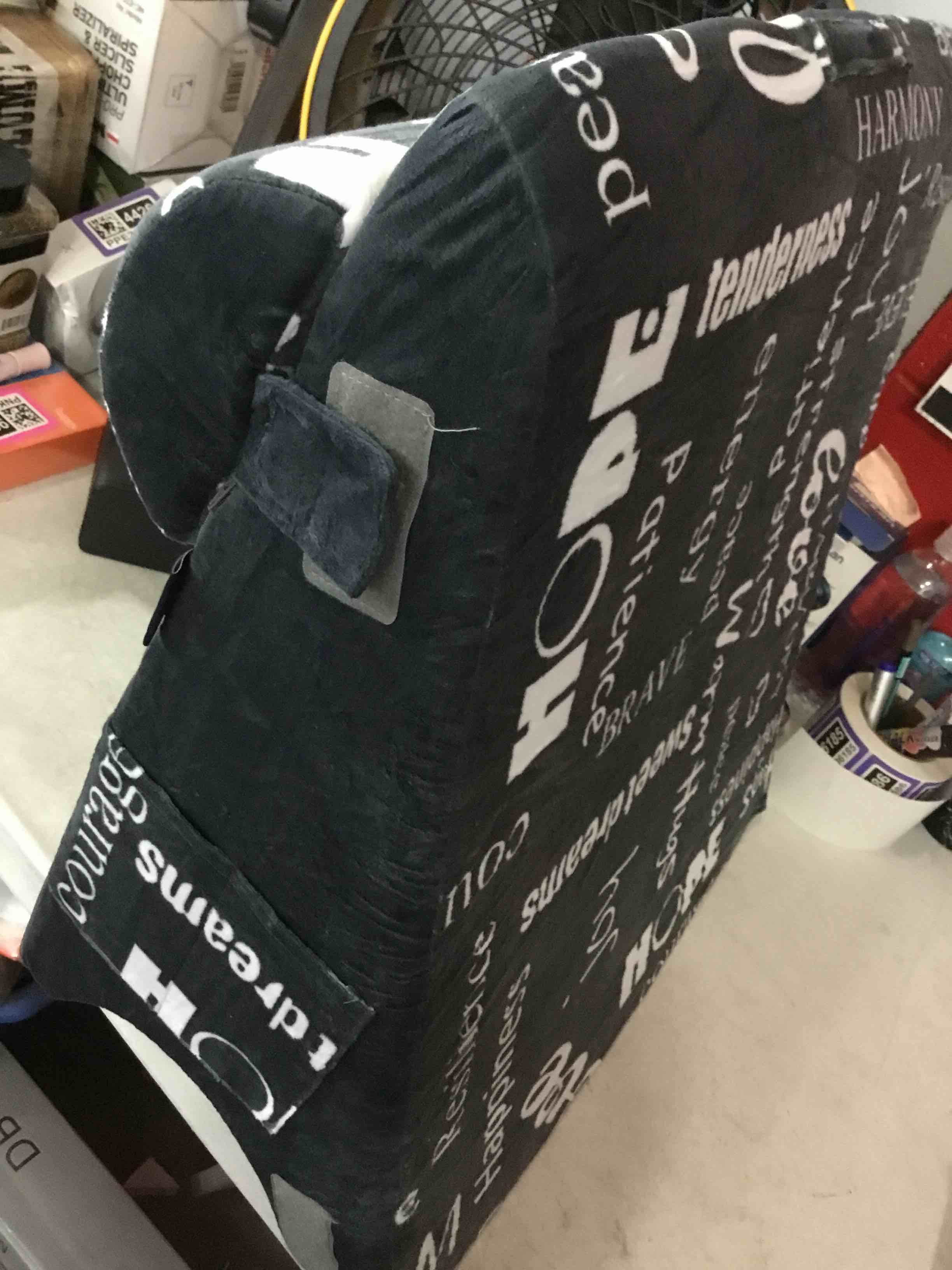 https://s3.amazonaws.com/lotting-images-prod/bidfta/PPE2106180_1760549307820.jpeg