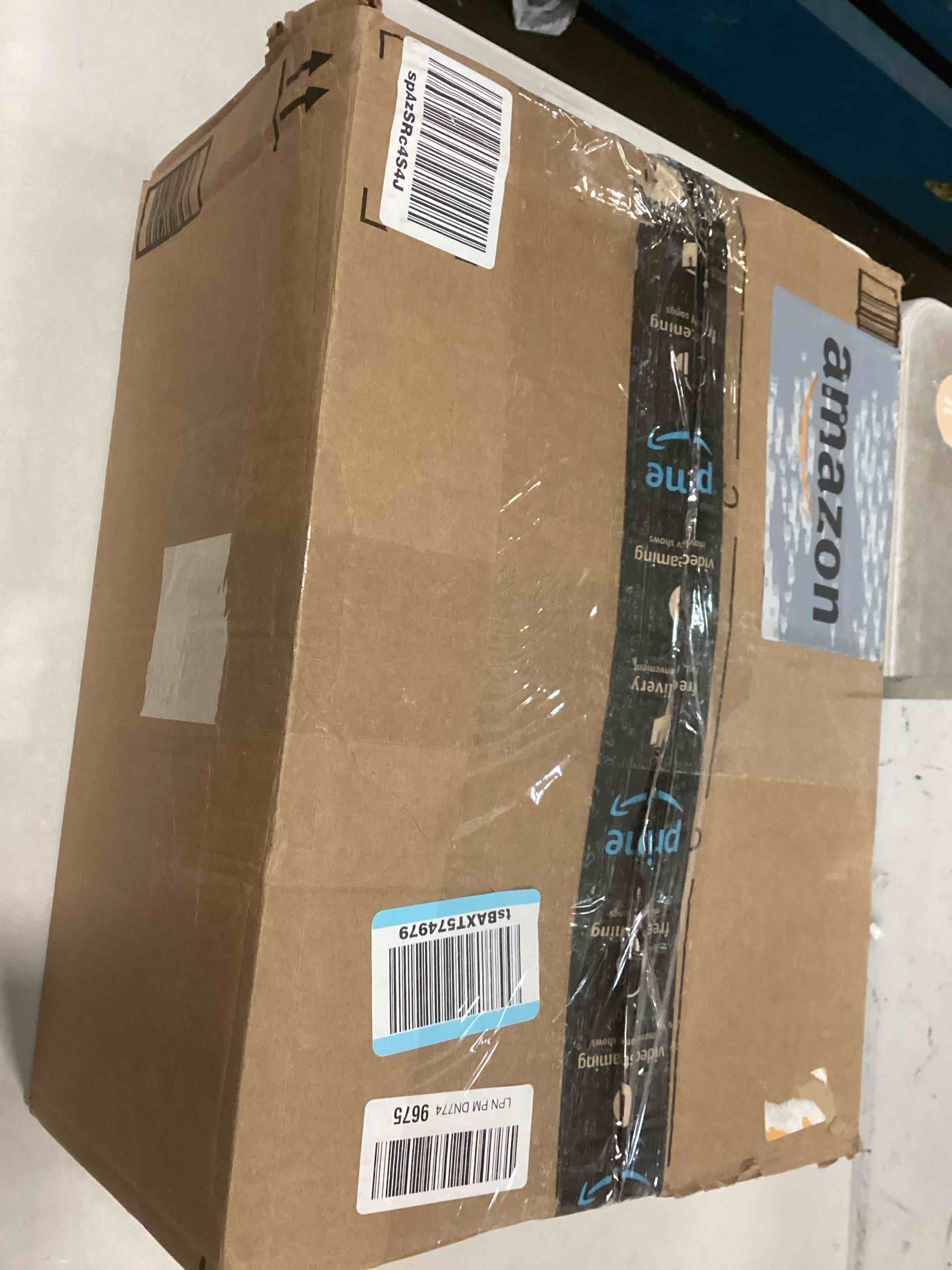 https://s3.amazonaws.com/lotting-images-prod/bidfta/PPE2110108_1735677744423.jpeg