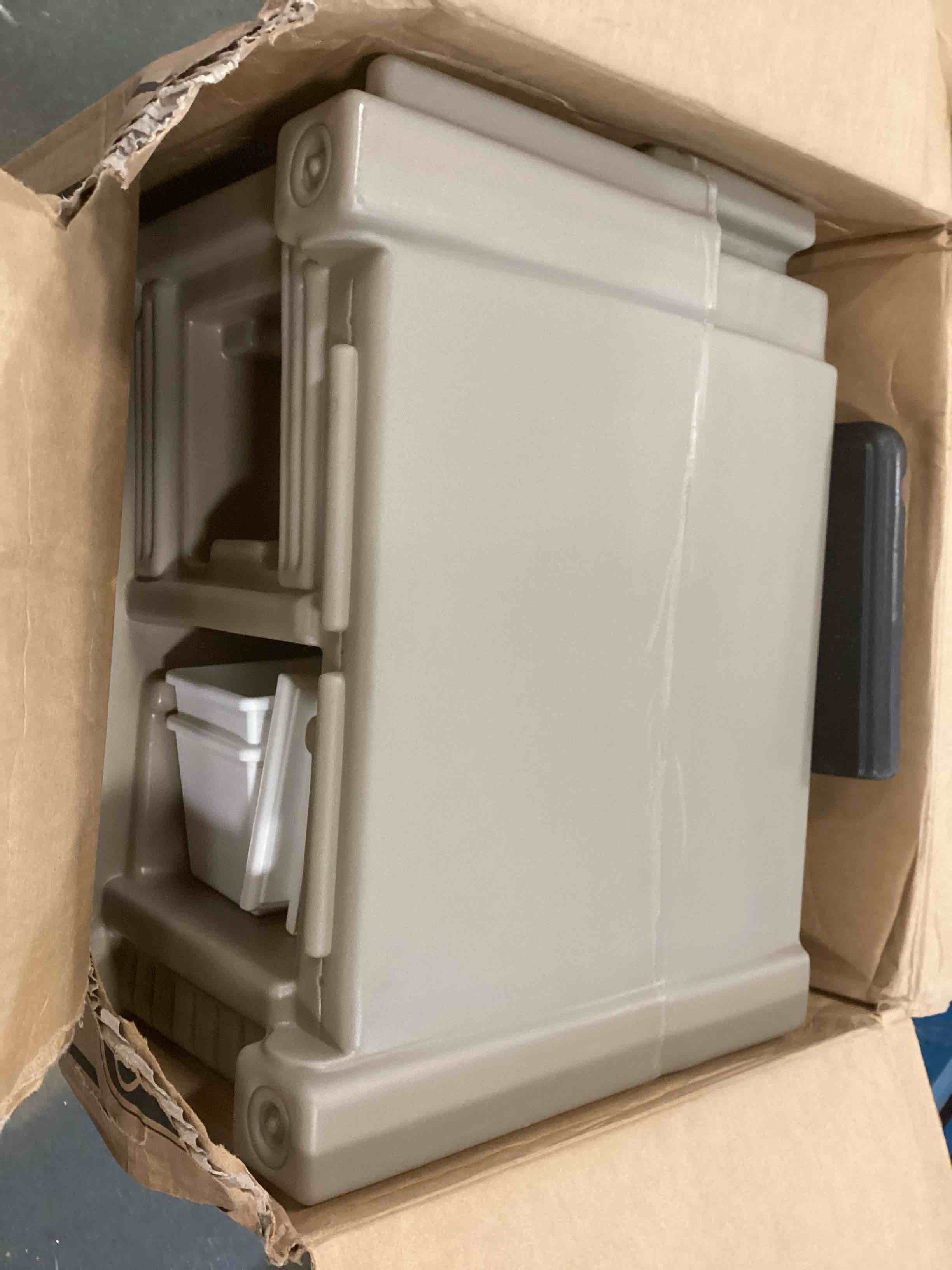 https://s3.amazonaws.com/lotting-images-prod/bidfta/PPE2110368_1735921509920.jpeg