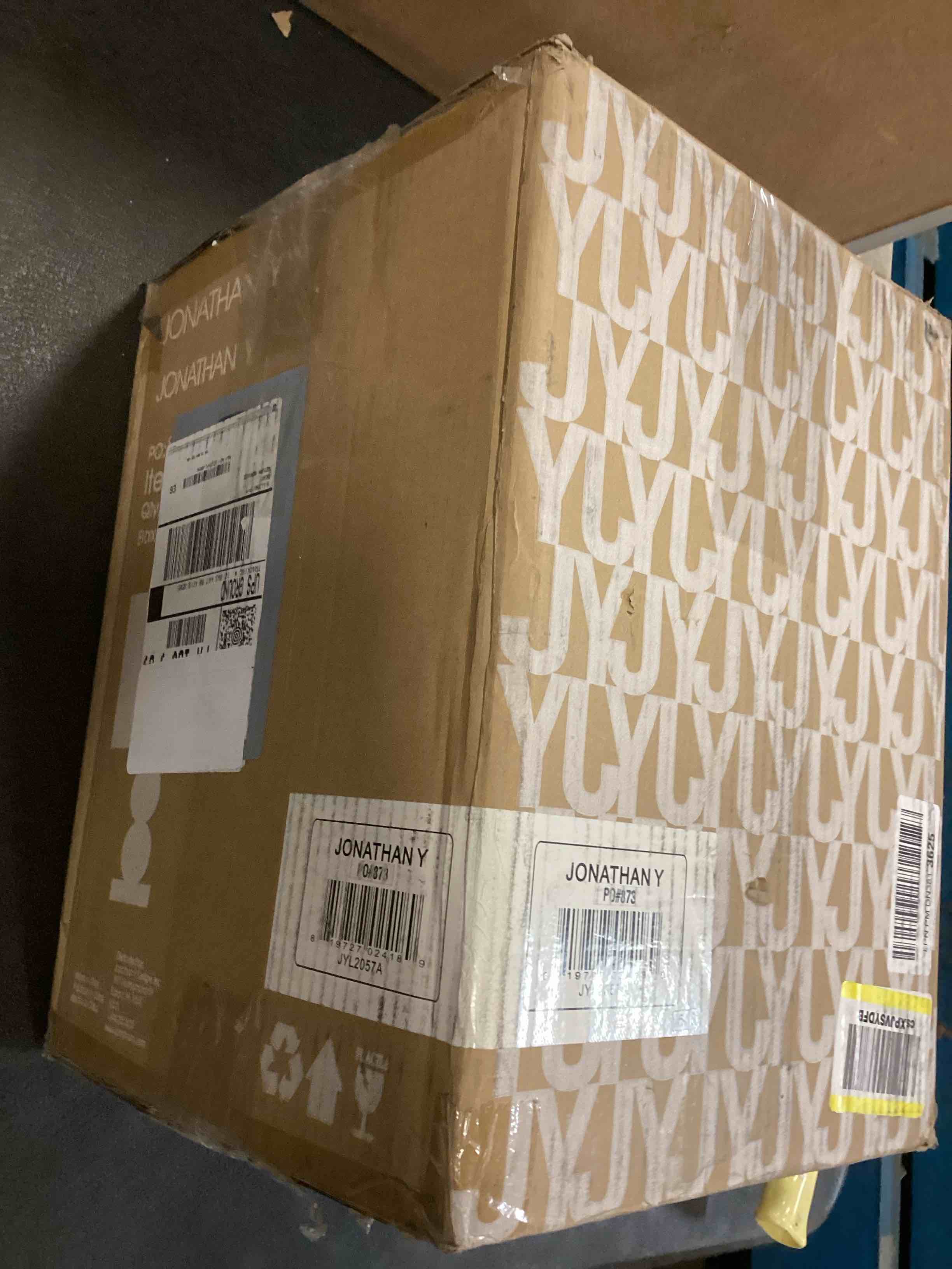 https://s3.amazonaws.com/lotting-images-prod/bidfta/PPE2110505_1735992320856.jpeg