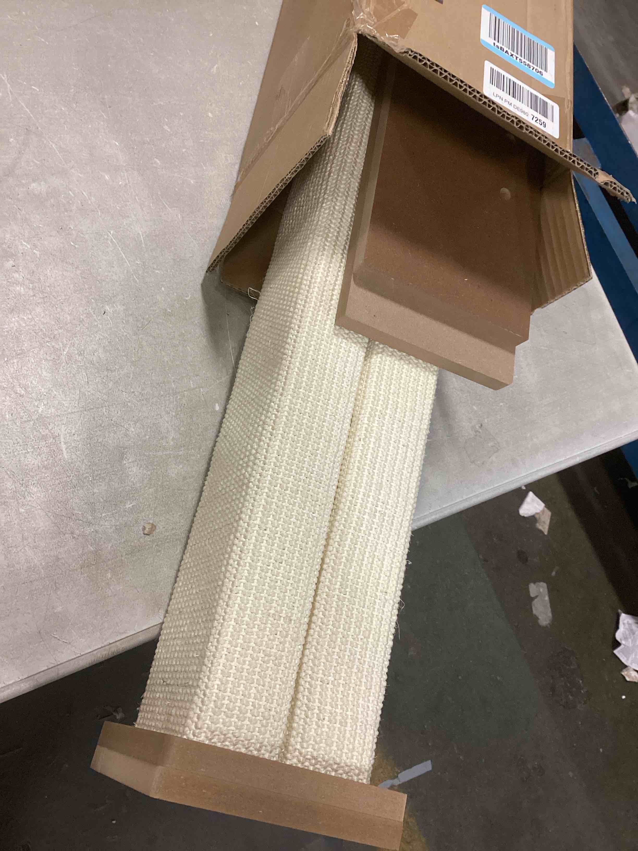 https://s3.amazonaws.com/lotting-images-prod/bidfta/PPE2110985_1736427903658.jpeg