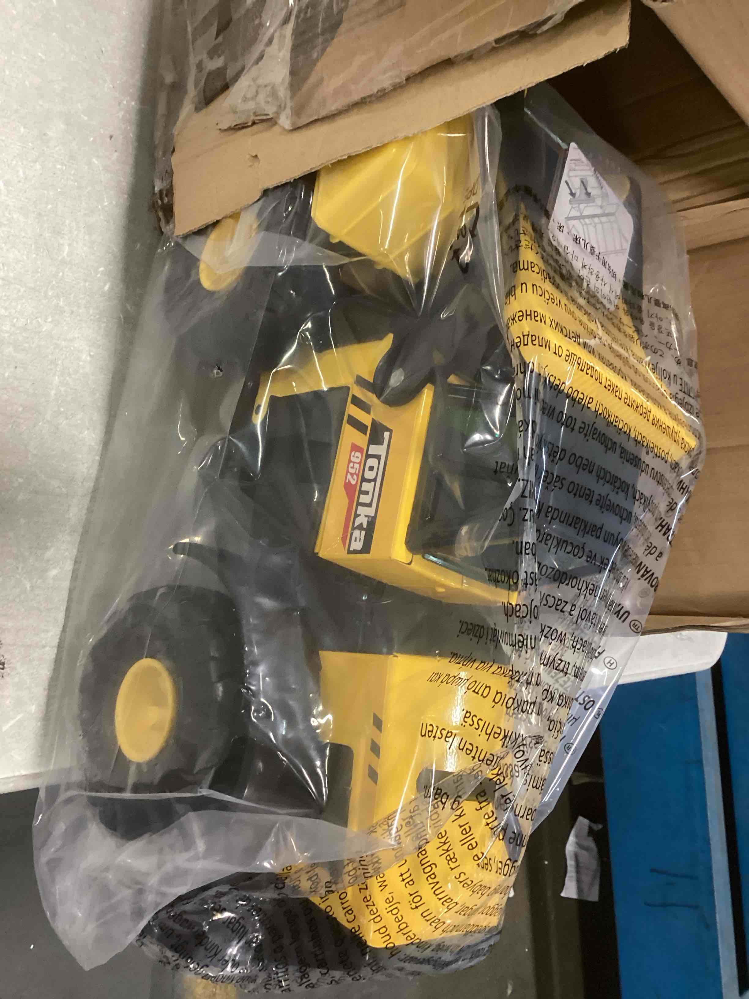 https://s3.amazonaws.com/lotting-images-prod/bidfta/PPE2111000_1736429294419.jpeg