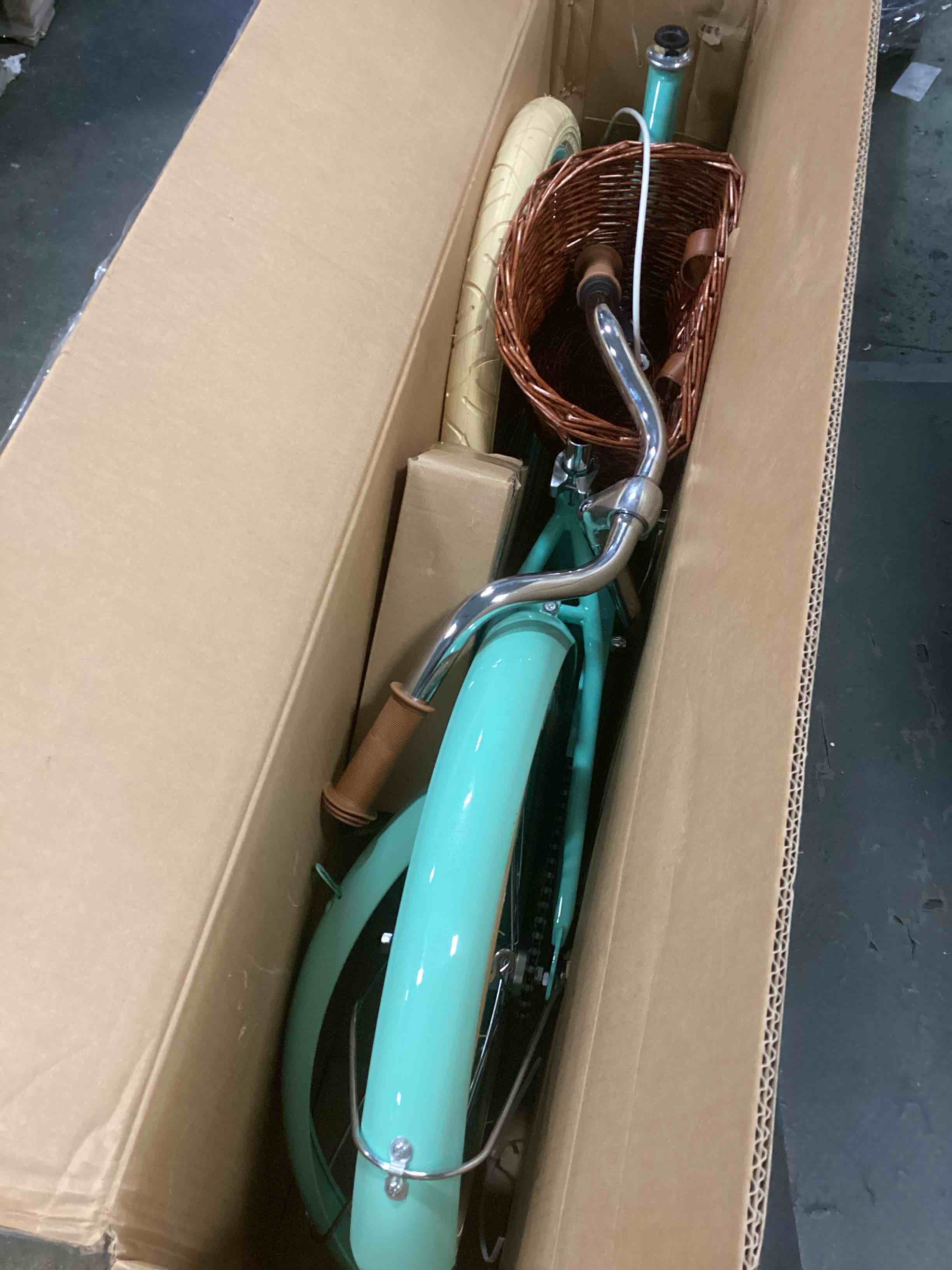 https://s3.amazonaws.com/lotting-images-prod/bidfta/PPE2111089_1736440364026.jpeg