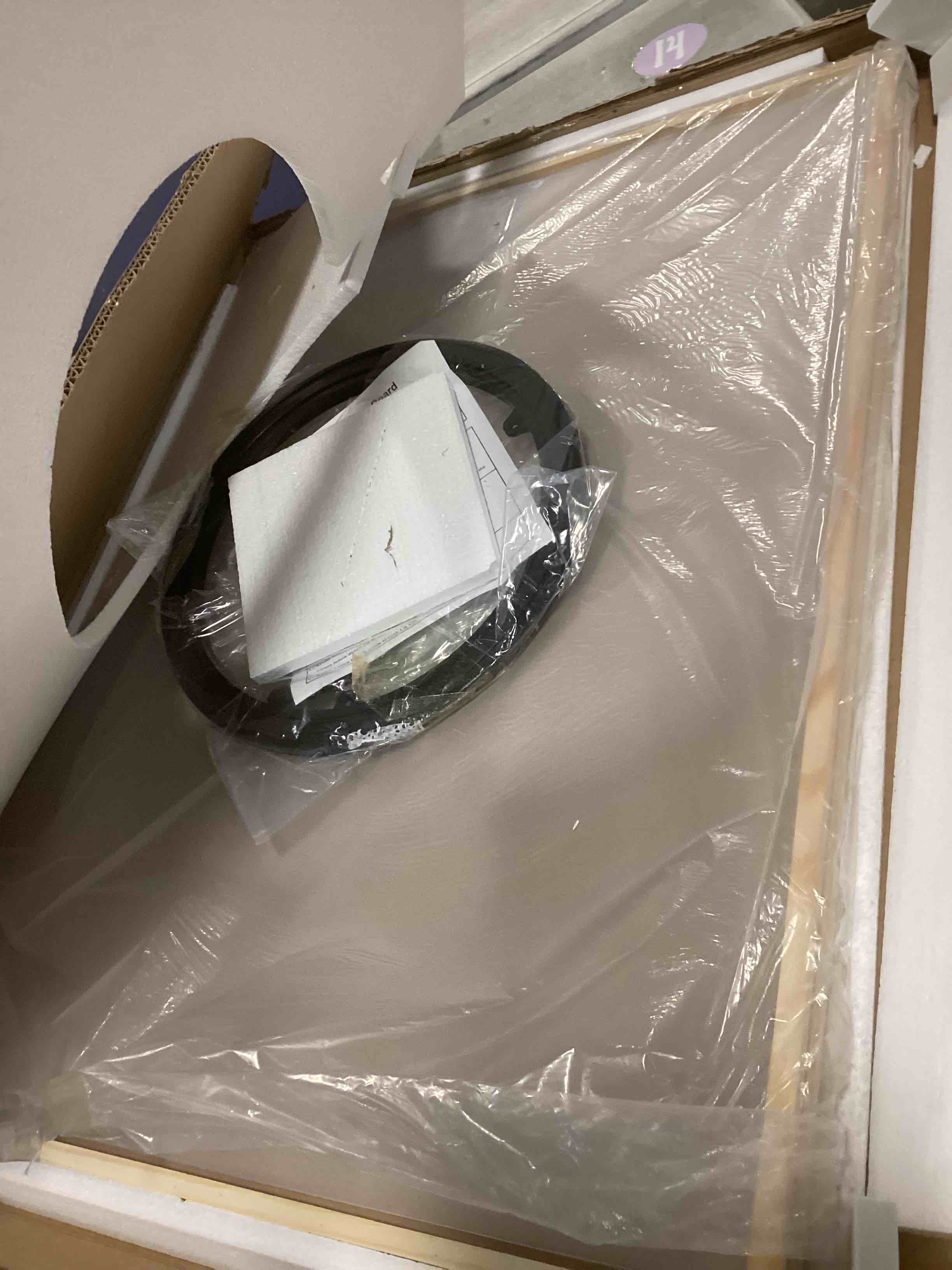 https://s3.amazonaws.com/lotting-images-prod/bidfta/PPE2111488_1736597815237.jpeg