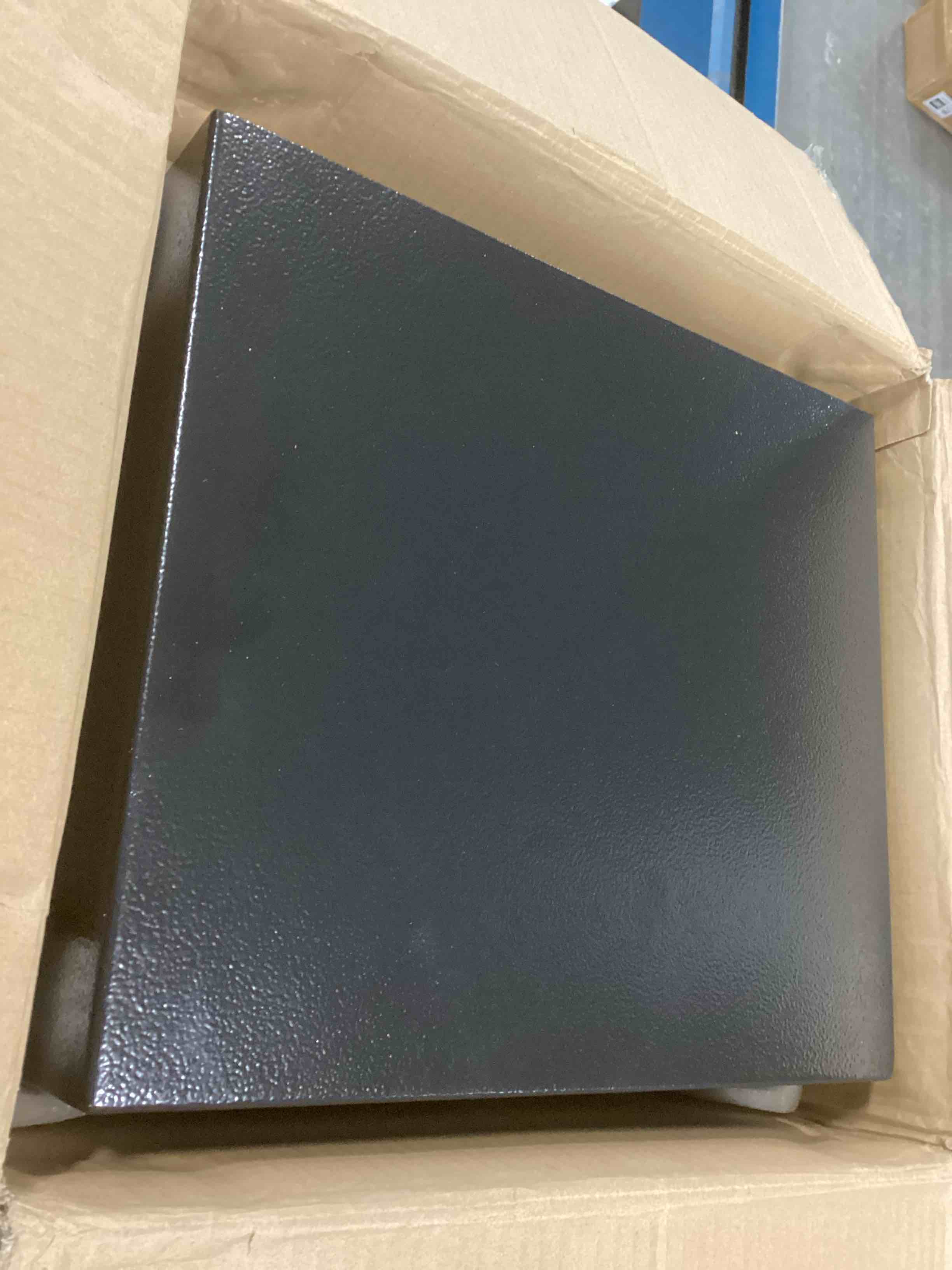 https://s3.amazonaws.com/lotting-images-prod/bidfta/PPE2111545_1736605095515.jpeg