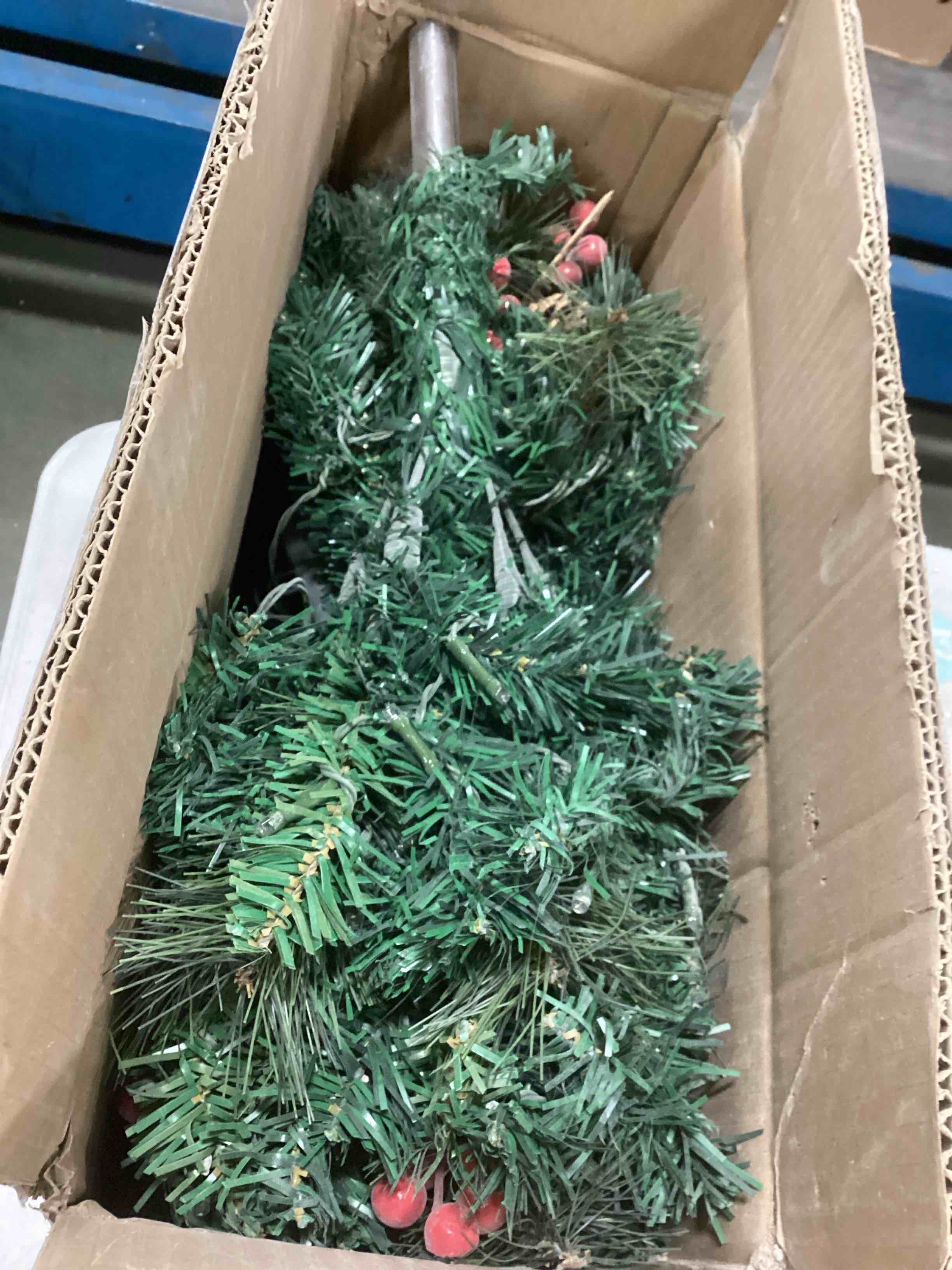 https://s3.amazonaws.com/lotting-images-prod/bidfta/PPE2112559_1737033879021.jpeg