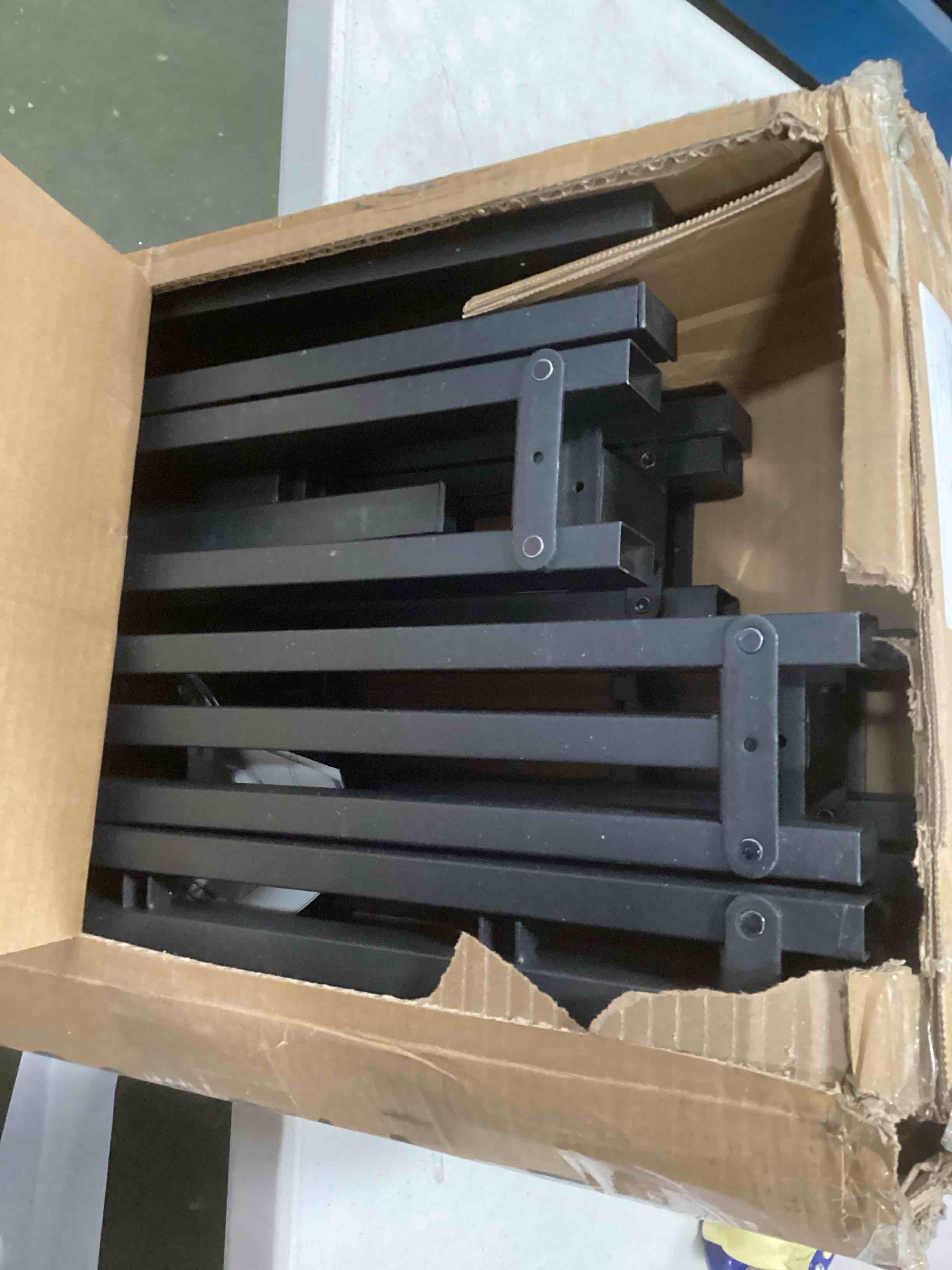 https://s3.amazonaws.com/lotting-images-prod/bidfta/PPE2112565_1737034275366.jpeg