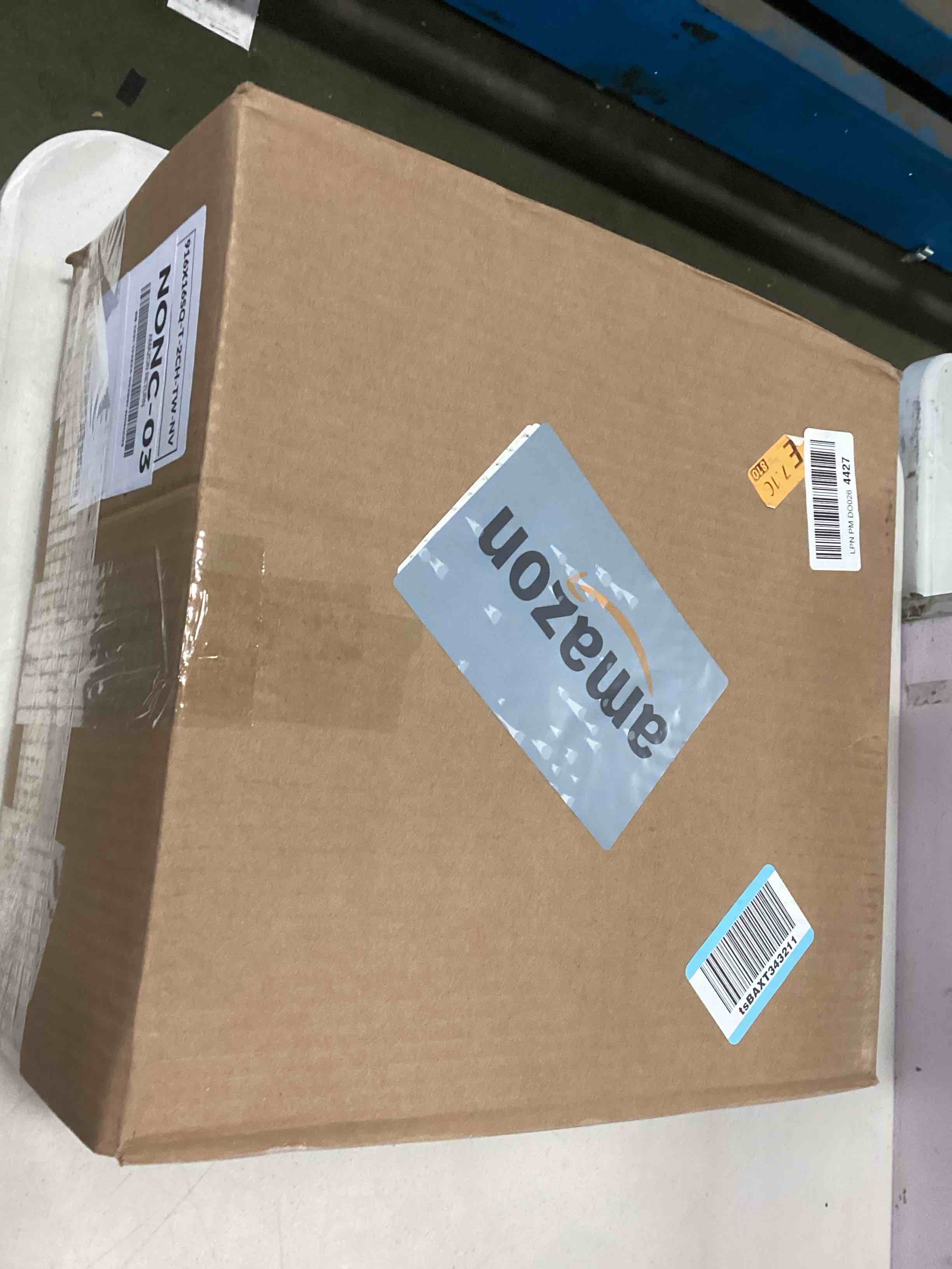 https://s3.amazonaws.com/lotting-images-prod/bidfta/PPE2112660_1737044121838.jpeg