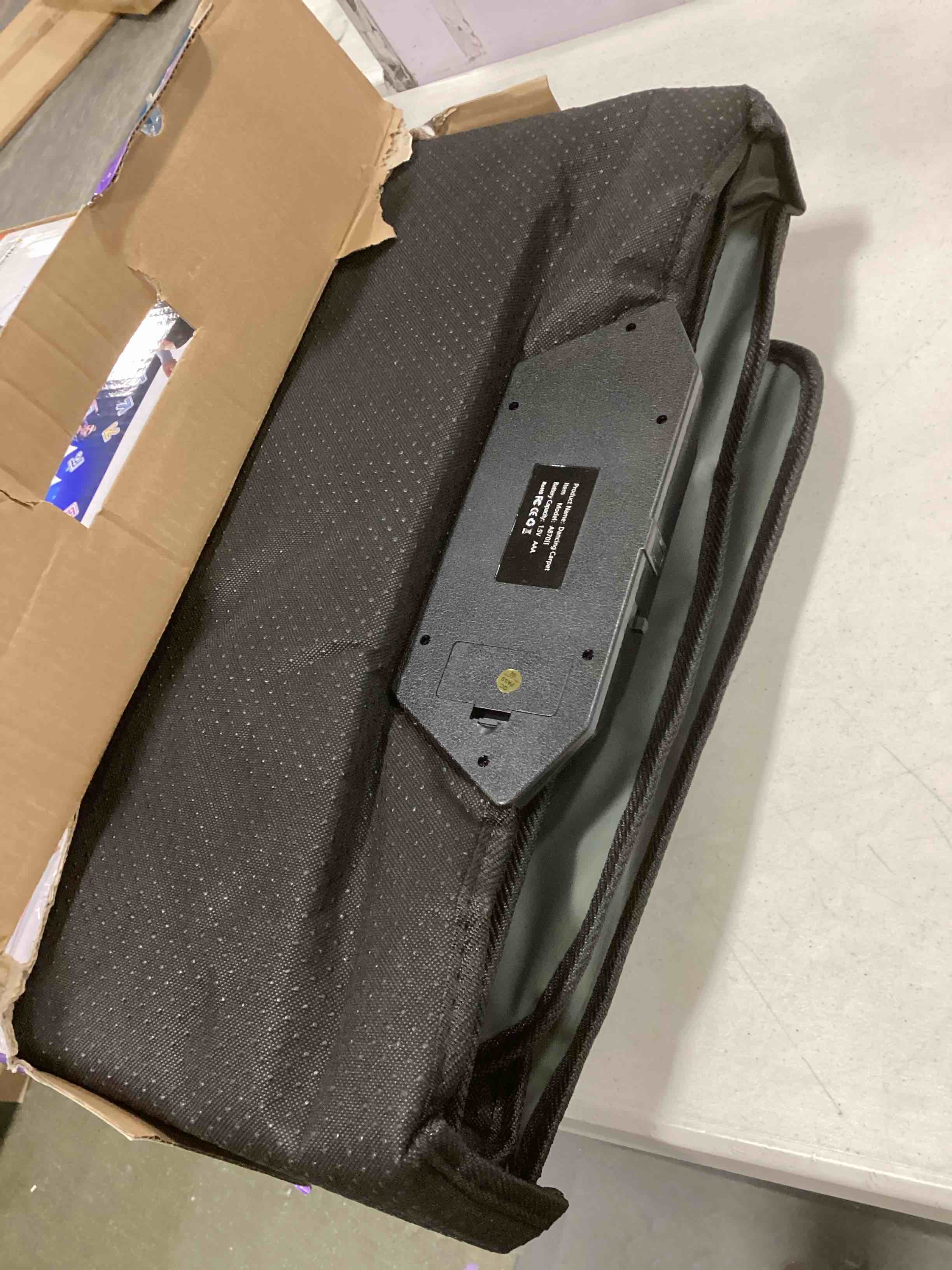 https://s3.amazonaws.com/lotting-images-prod/bidfta/PPE2112787_1737061020555.jpeg