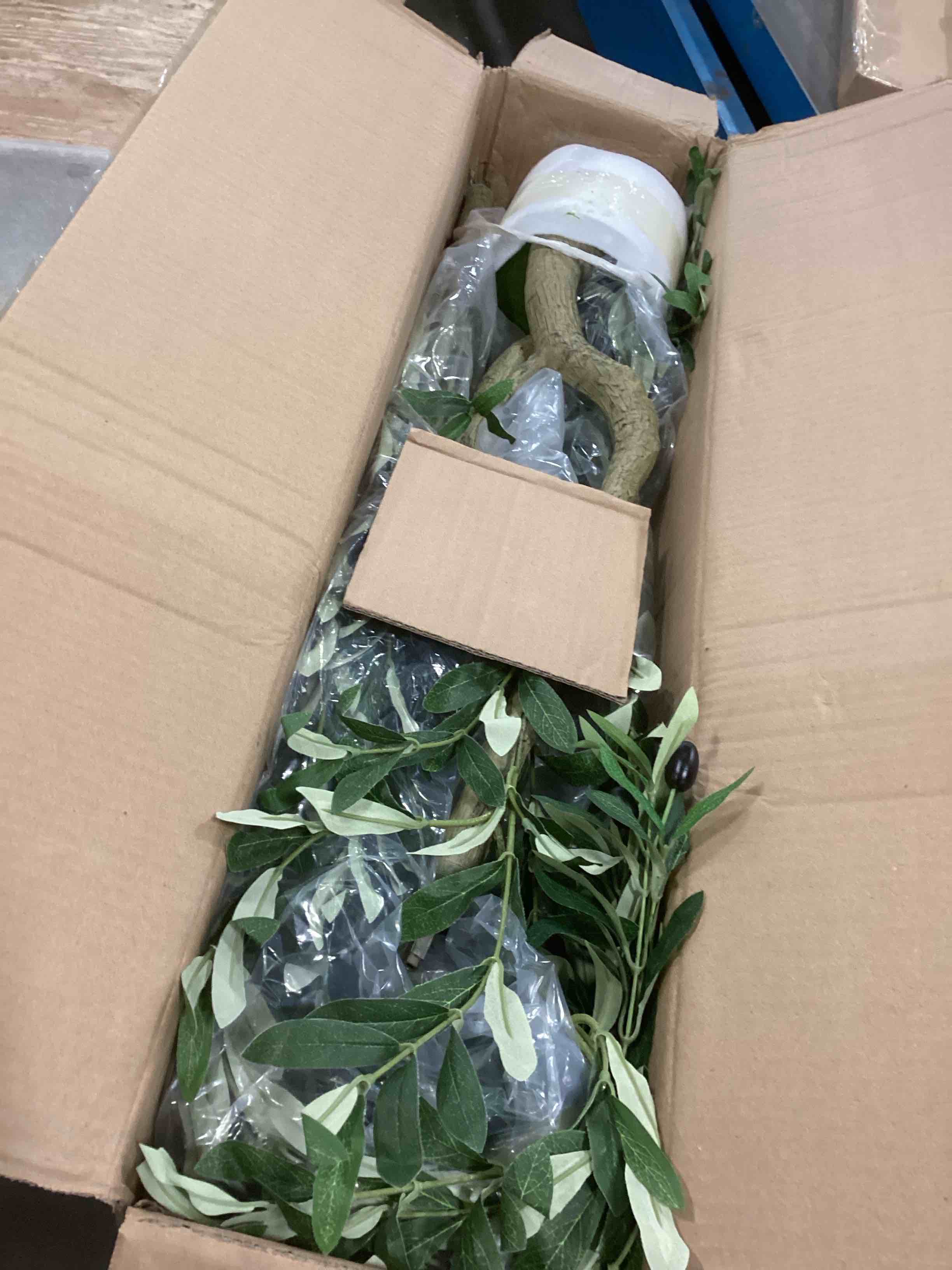 https://s3.amazonaws.com/lotting-images-prod/bidfta/PPE2112852_1737120516477.jpeg