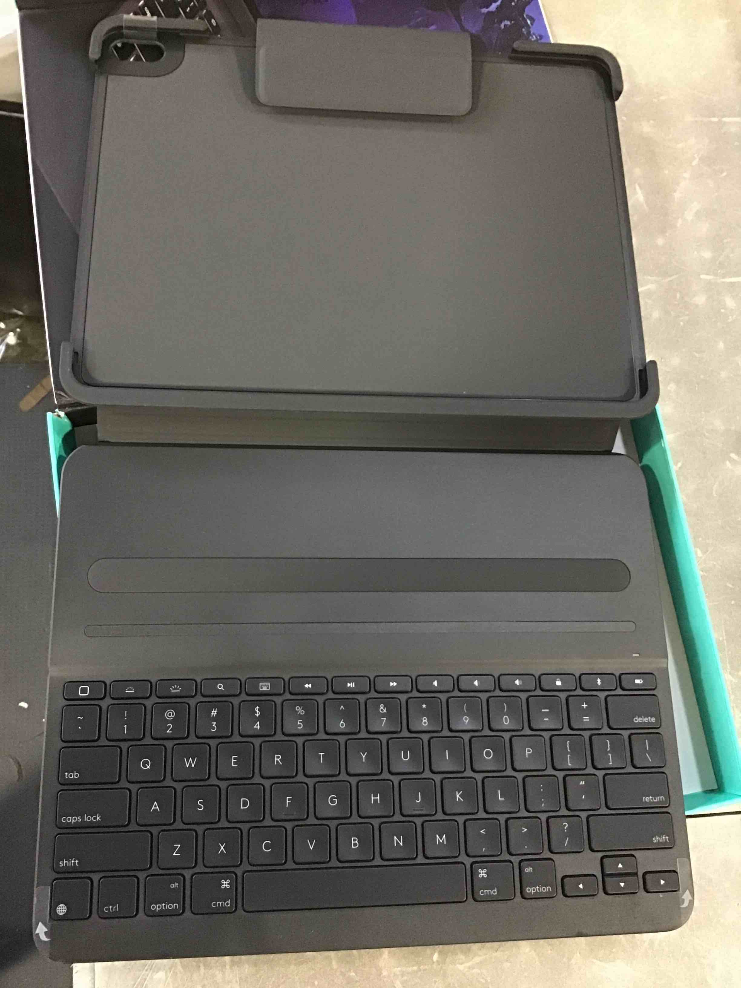 https://s3.amazonaws.com/lotting-images-prod/bidfta/PPE2113524_1734637226460.jpeg