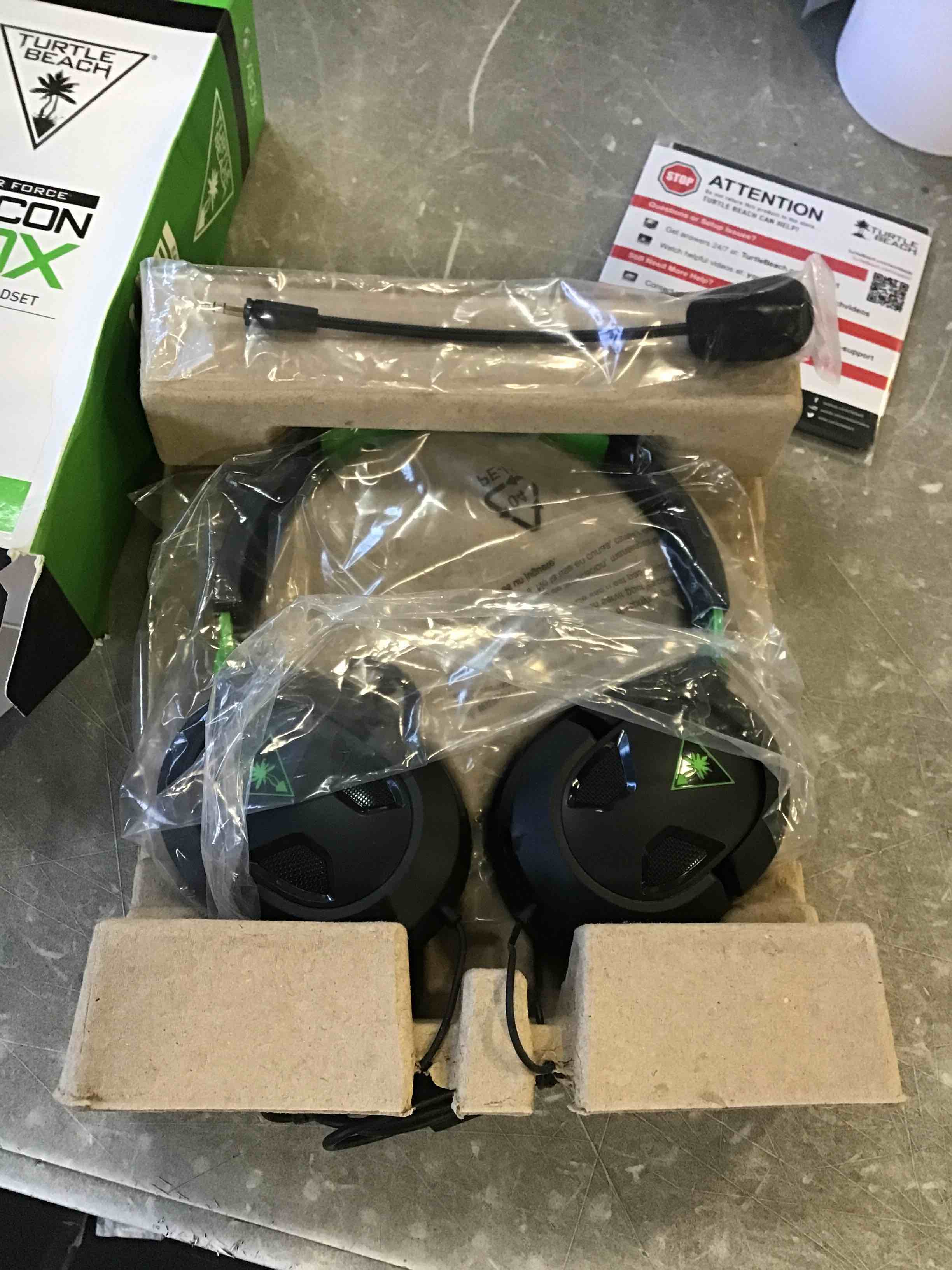 https://s3.amazonaws.com/lotting-images-prod/bidfta/PPE2113852_1735588779426.jpeg