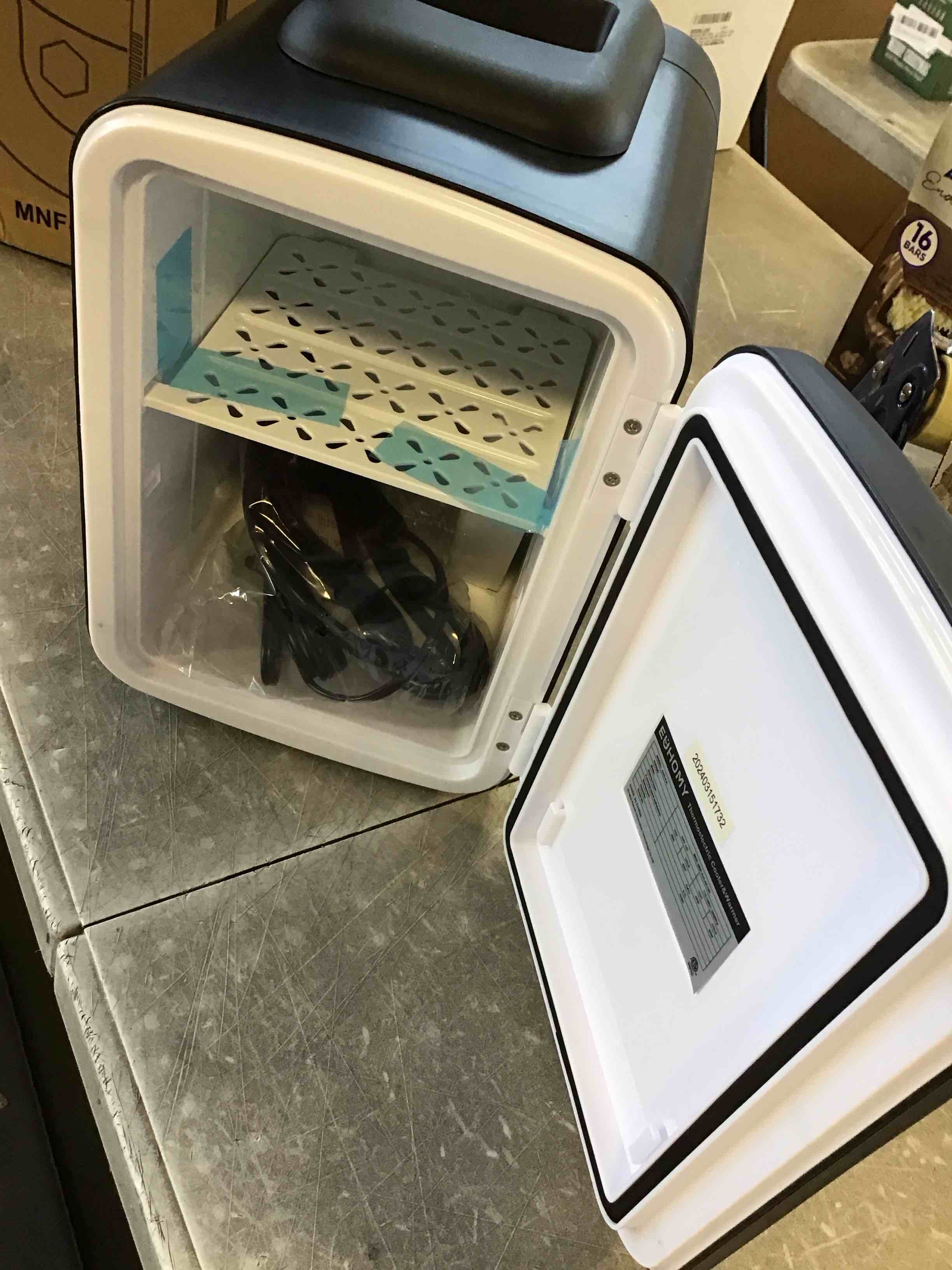 https://s3.amazonaws.com/lotting-images-prod/bidfta/PPE2114952_1736450730663.jpeg