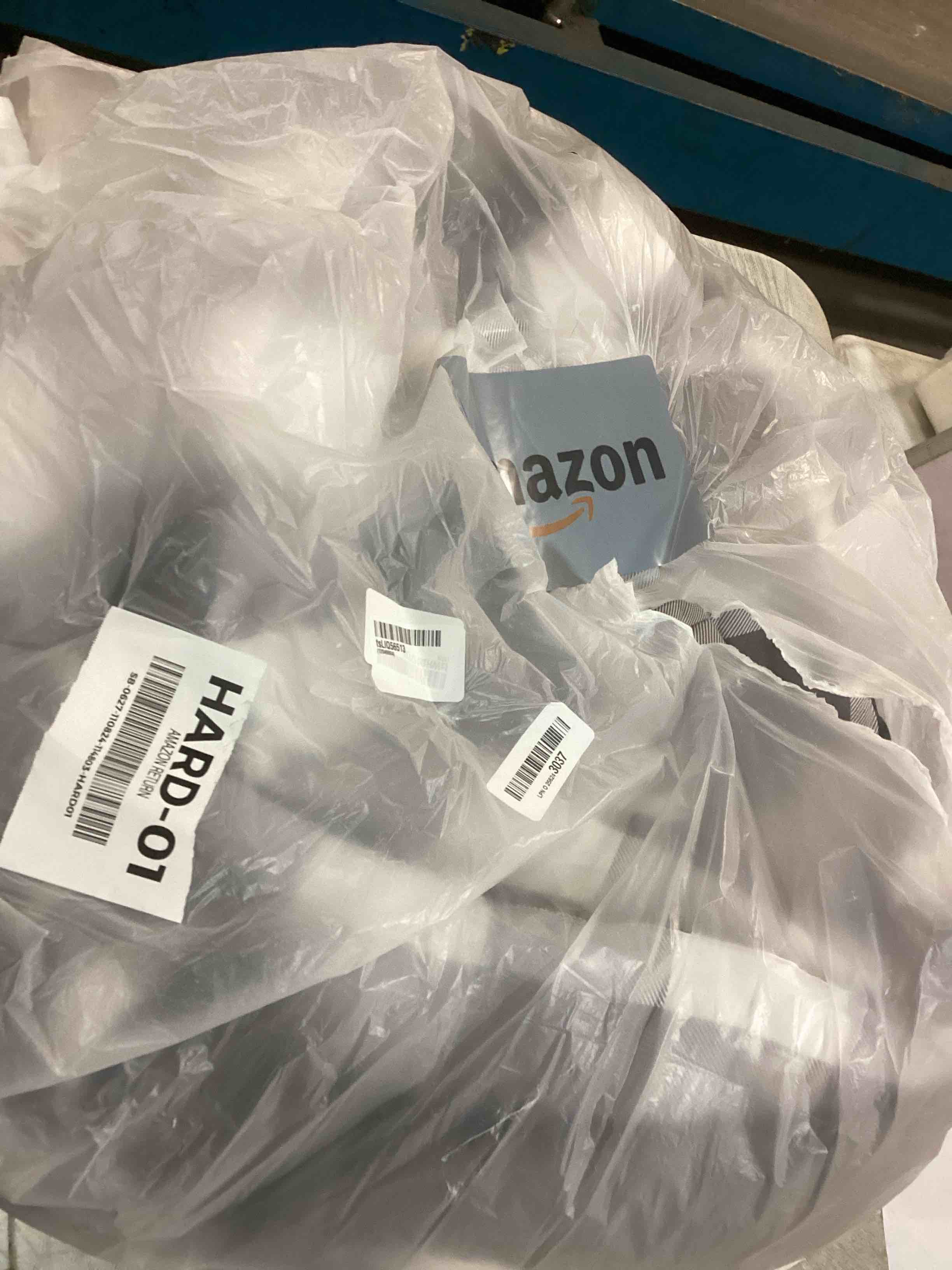 https://s3.amazonaws.com/lotting-images-prod/bidfta/PPE2116088_1736010635440.jpeg