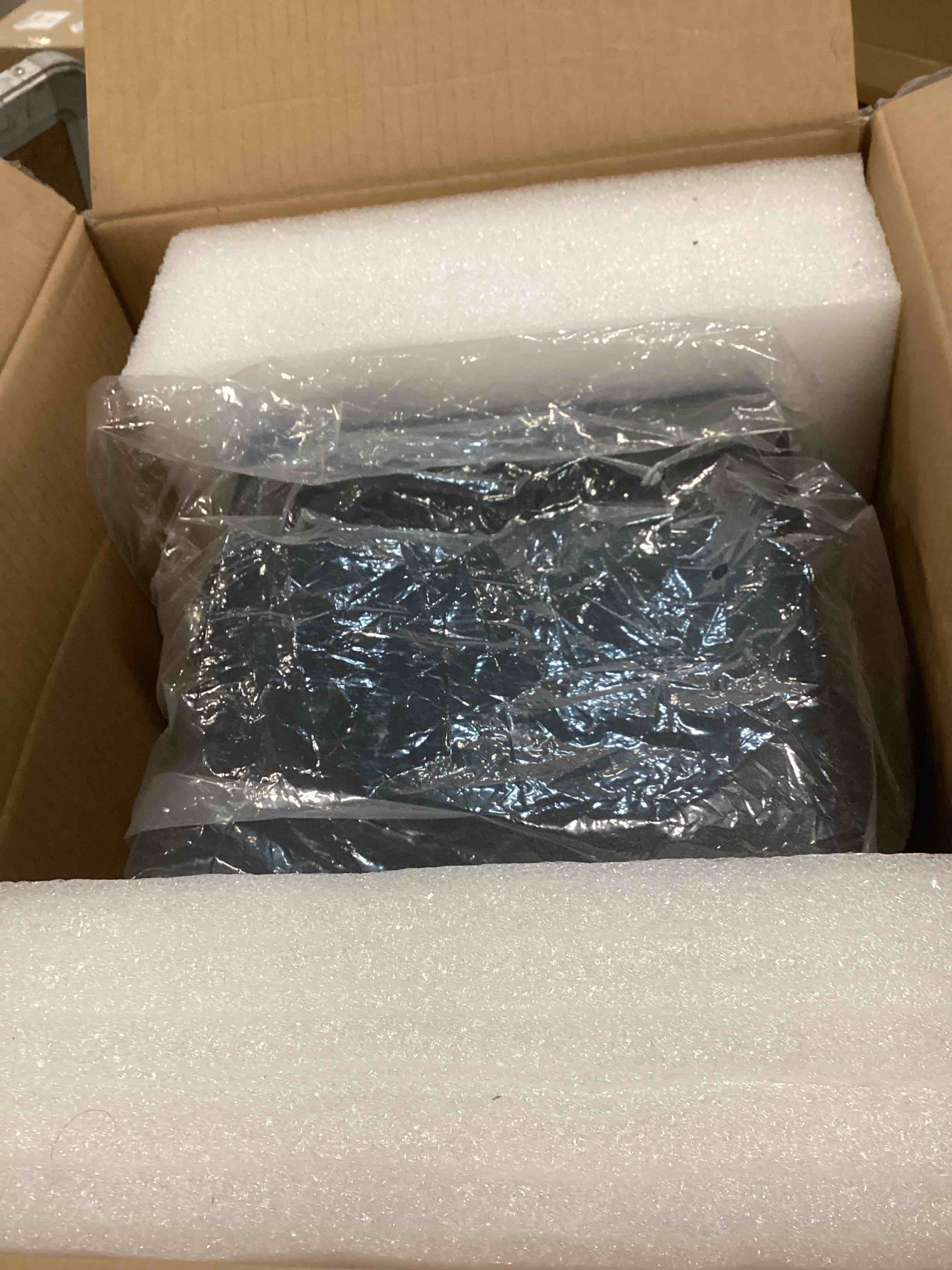 https://s3.amazonaws.com/lotting-images-prod/bidfta/PPE2116134_1736174930251.jpeg