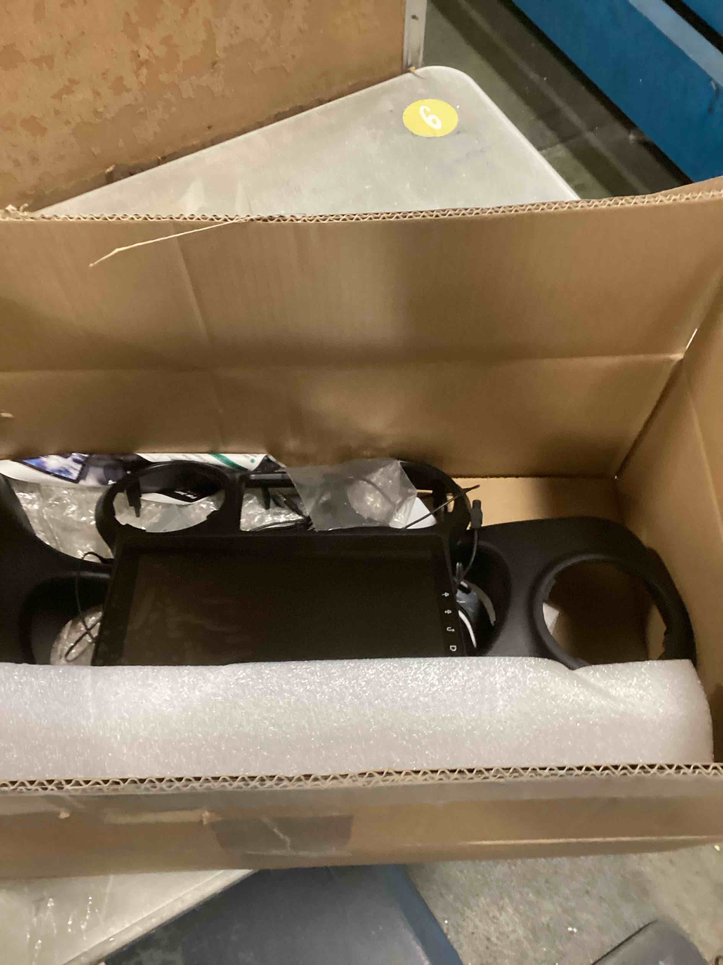 https://s3.amazonaws.com/lotting-images-prod/bidfta/PPE2116182_1736257943006.jpeg
