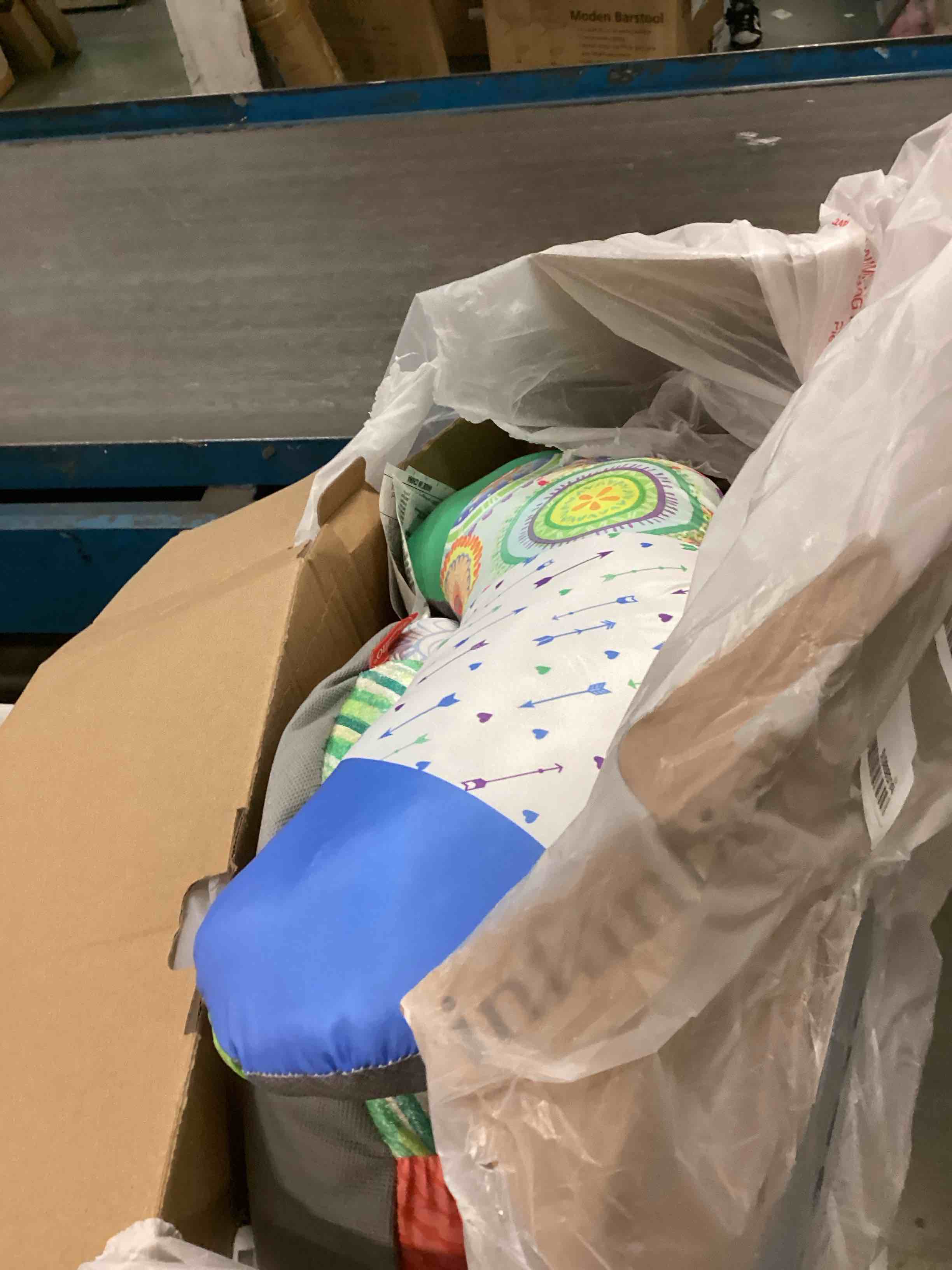 https://s3.amazonaws.com/lotting-images-prod/bidfta/PPE2116378_1736279072077.jpeg