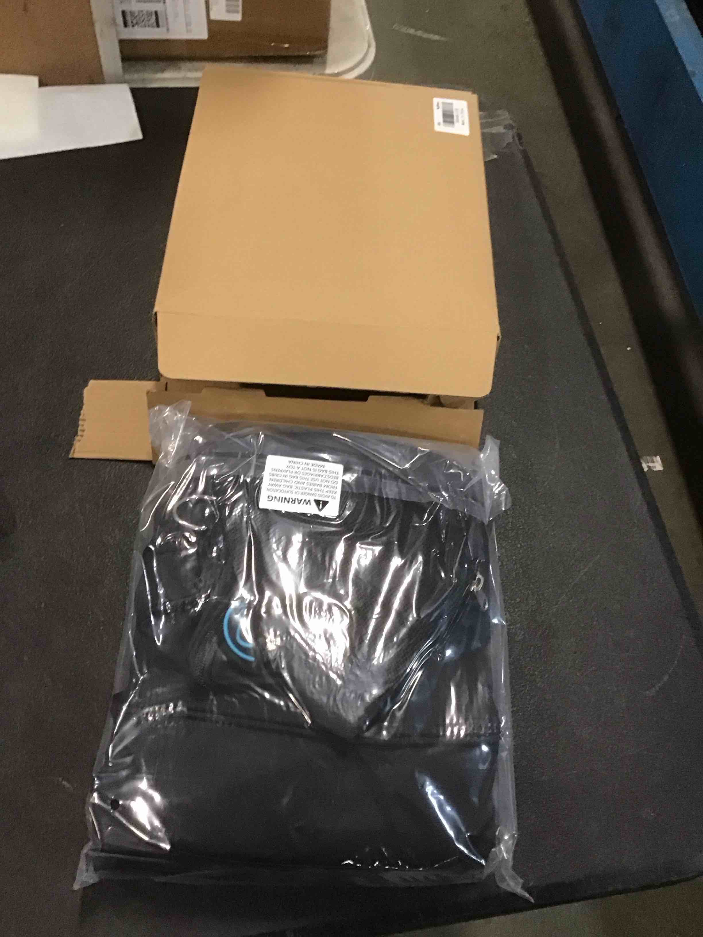 https://s3.amazonaws.com/lotting-images-prod/bidfta/PPE2117339_1737743284431.jpeg