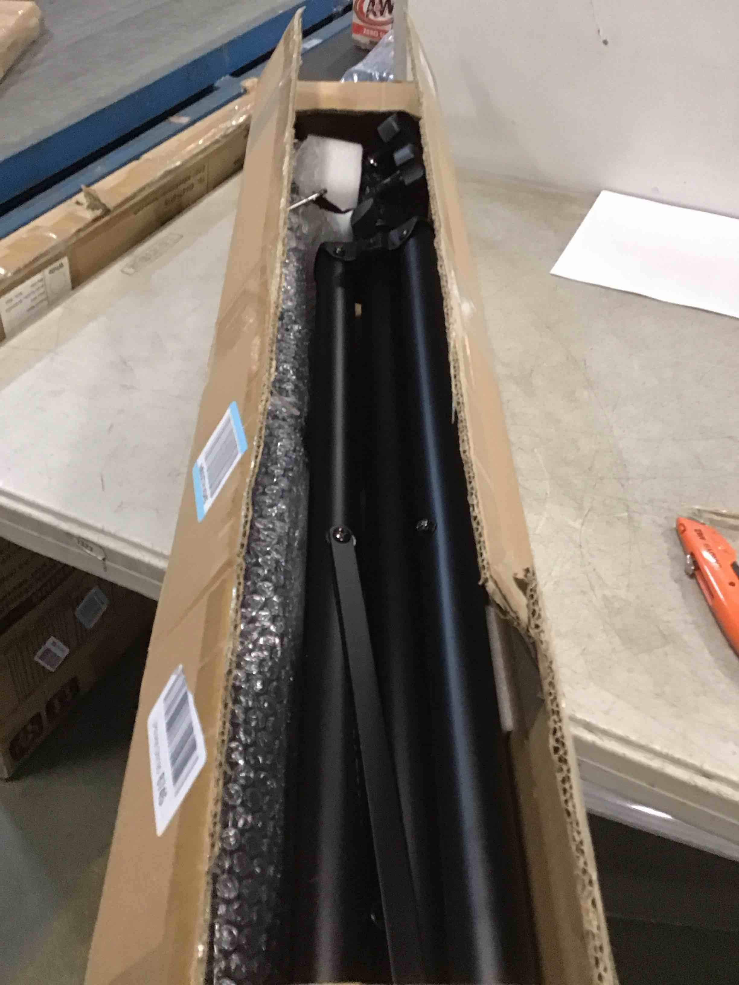 https://s3.amazonaws.com/lotting-images-prod/bidfta/PPE2117428_1737985689095.jpeg