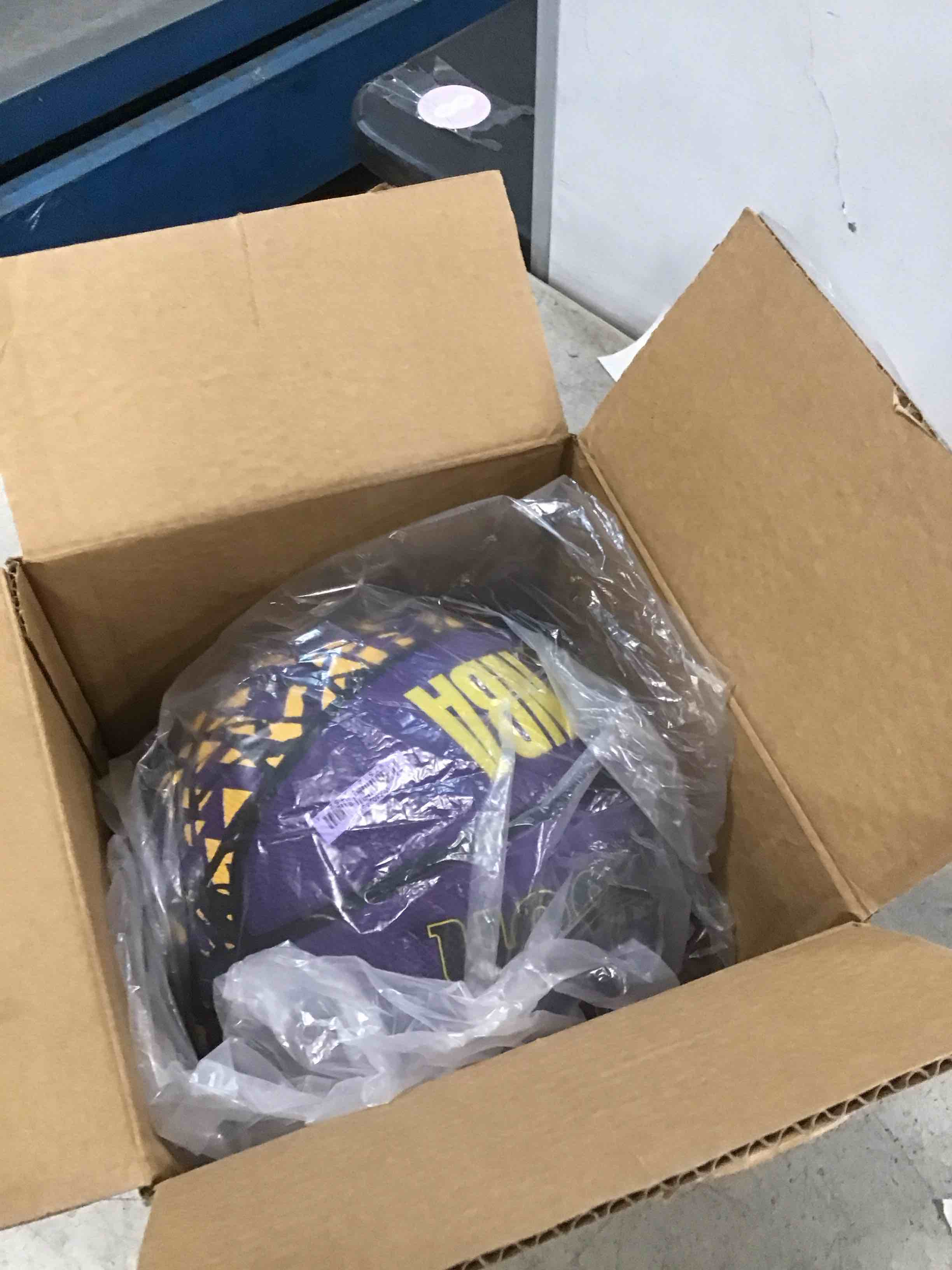 https://s3.amazonaws.com/lotting-images-prod/bidfta/PPE2117440_1737987274699.jpeg