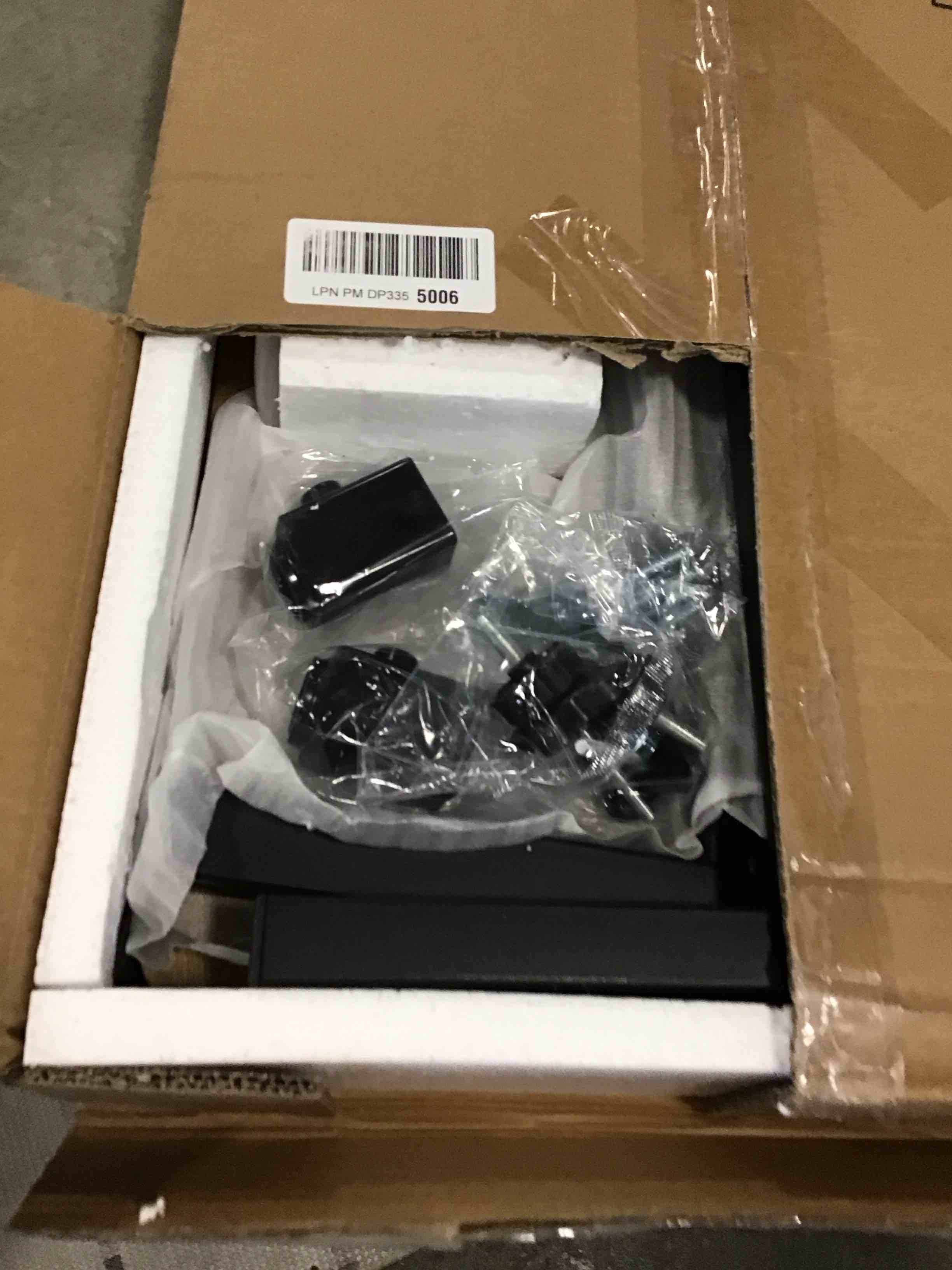 https://s3.amazonaws.com/lotting-images-prod/bidfta/PPE2117705_1738074117278.jpeg