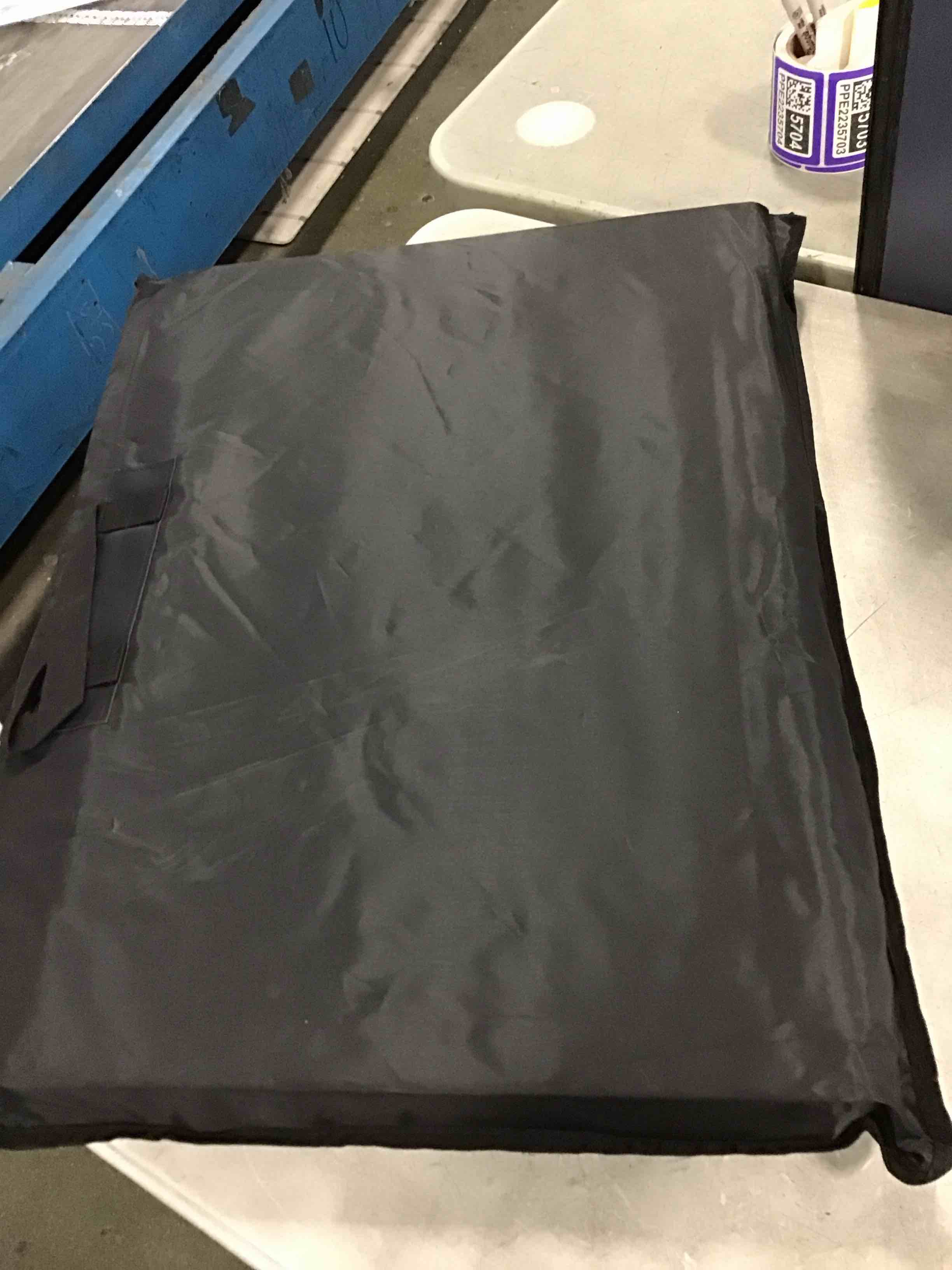 https://s3.amazonaws.com/lotting-images-prod/bidfta/PPE2118123_1738184207805.jpeg
