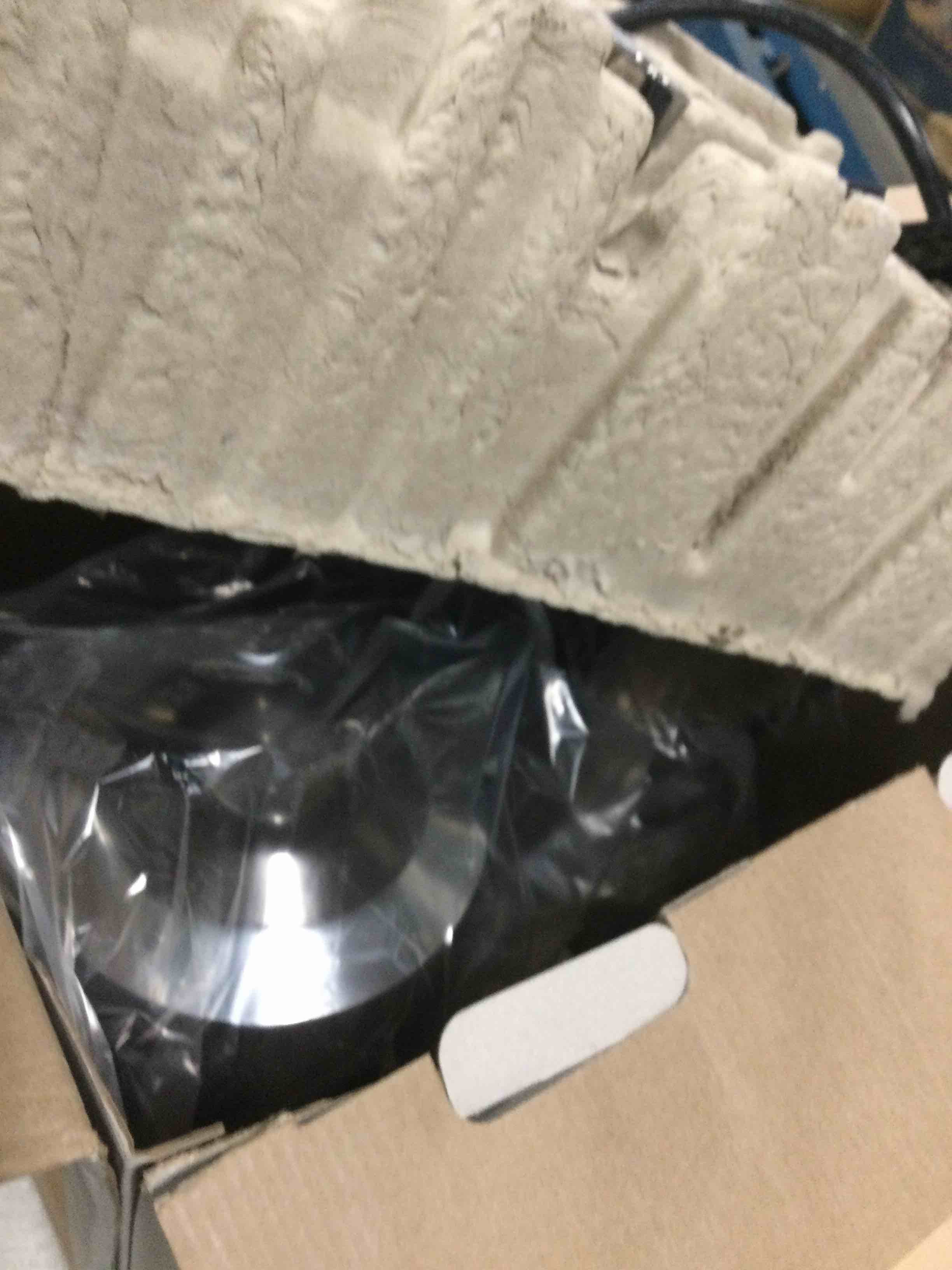 https://s3.amazonaws.com/lotting-images-prod/bidfta/PPE2118500_1738589343415.jpeg