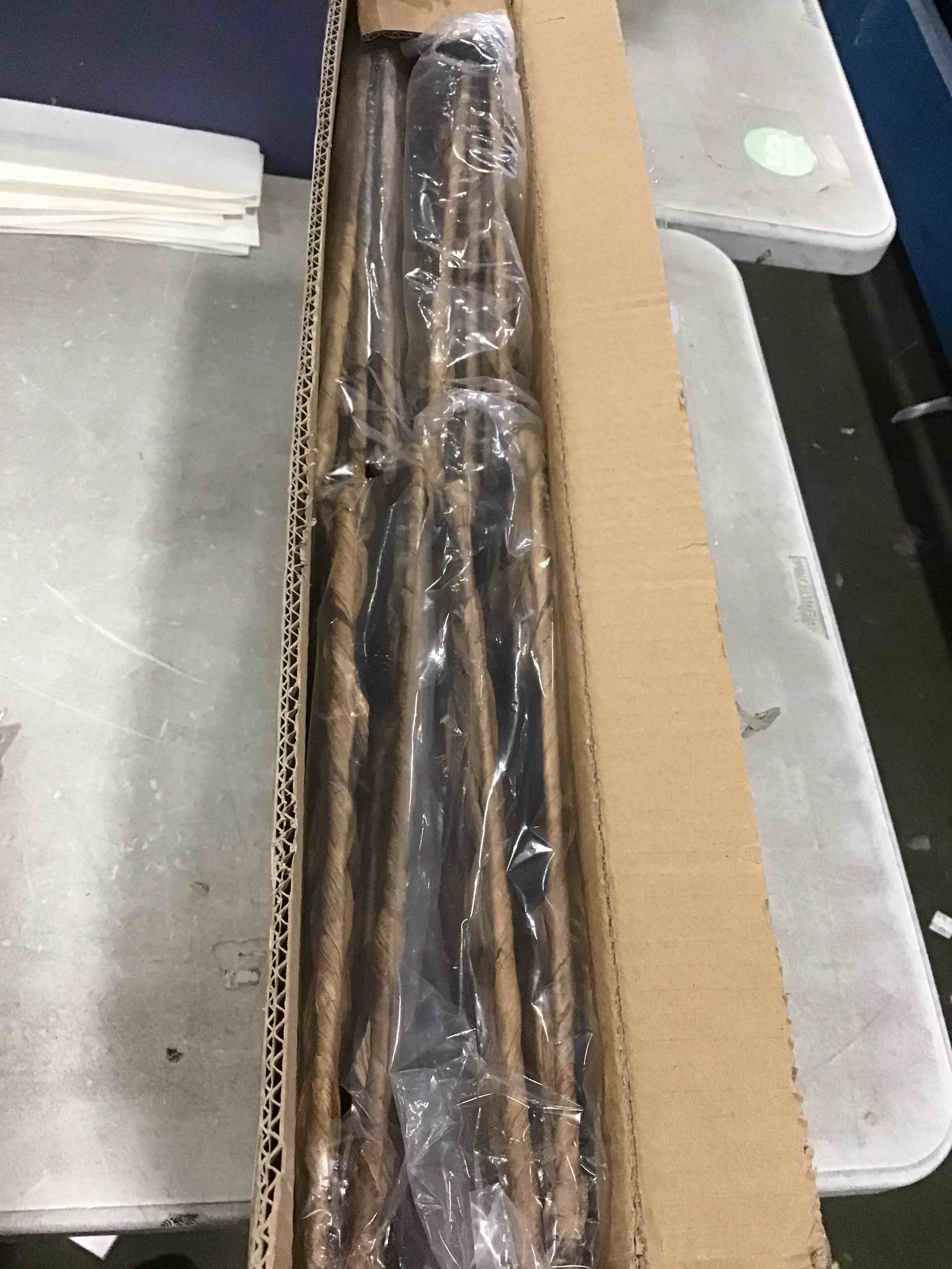 https://s3.amazonaws.com/lotting-images-prod/bidfta/PPE2118639_1738608136730.jpeg