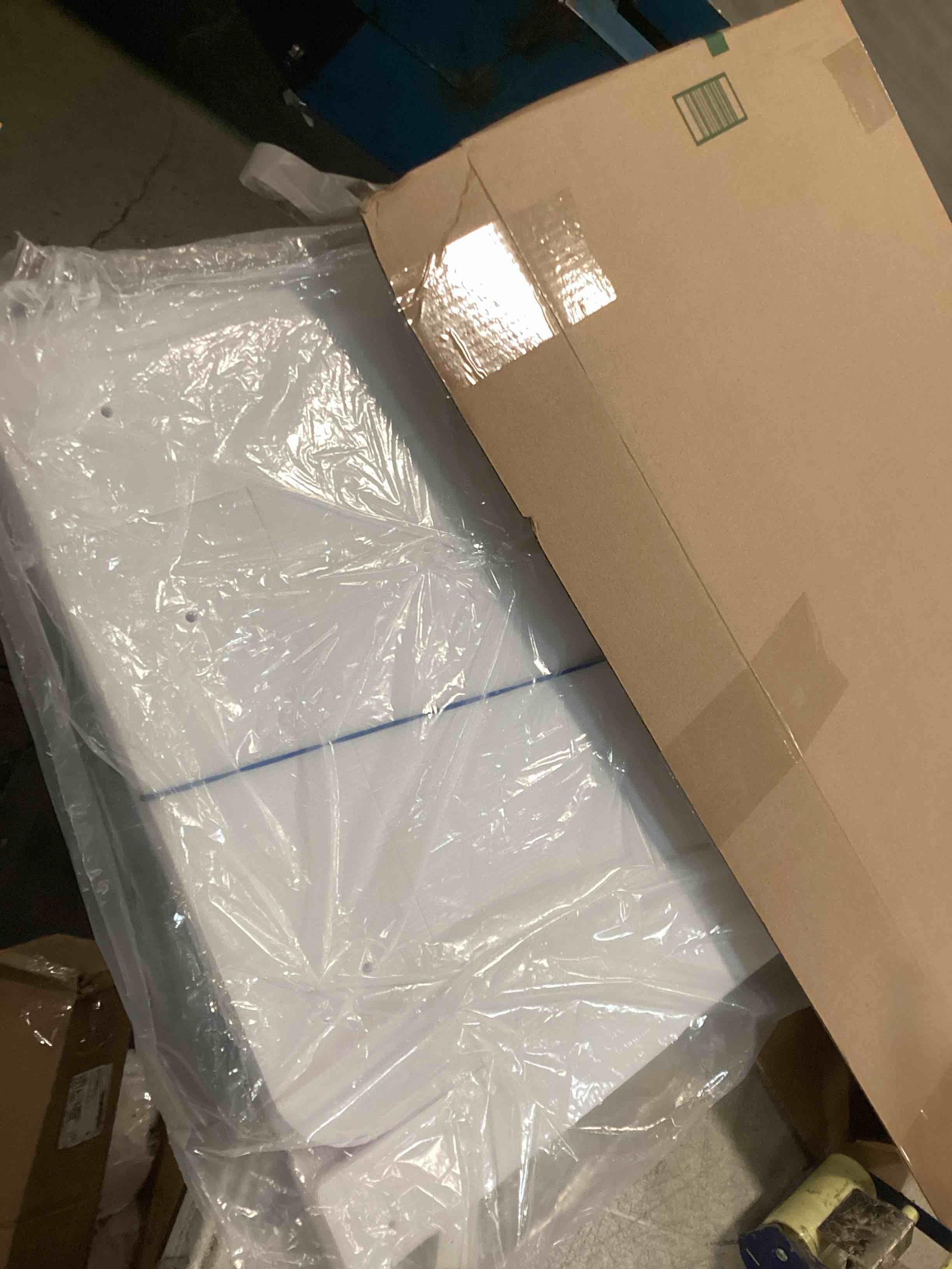 https://s3.amazonaws.com/lotting-images-prod/bidfta/PPE2119041_1736260095242.jpeg