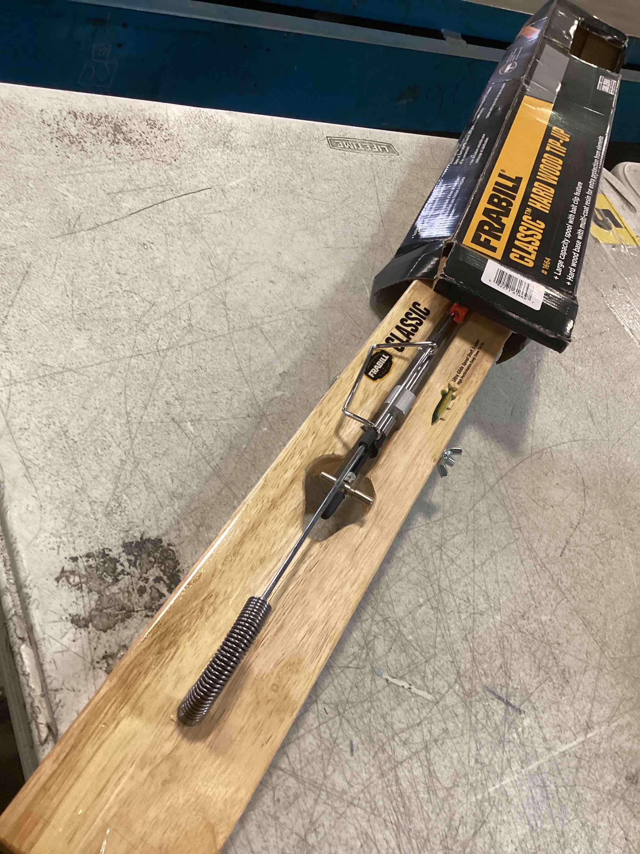 https://s3.amazonaws.com/lotting-images-prod/bidfta/PPE2119123_1736266899255.jpeg
