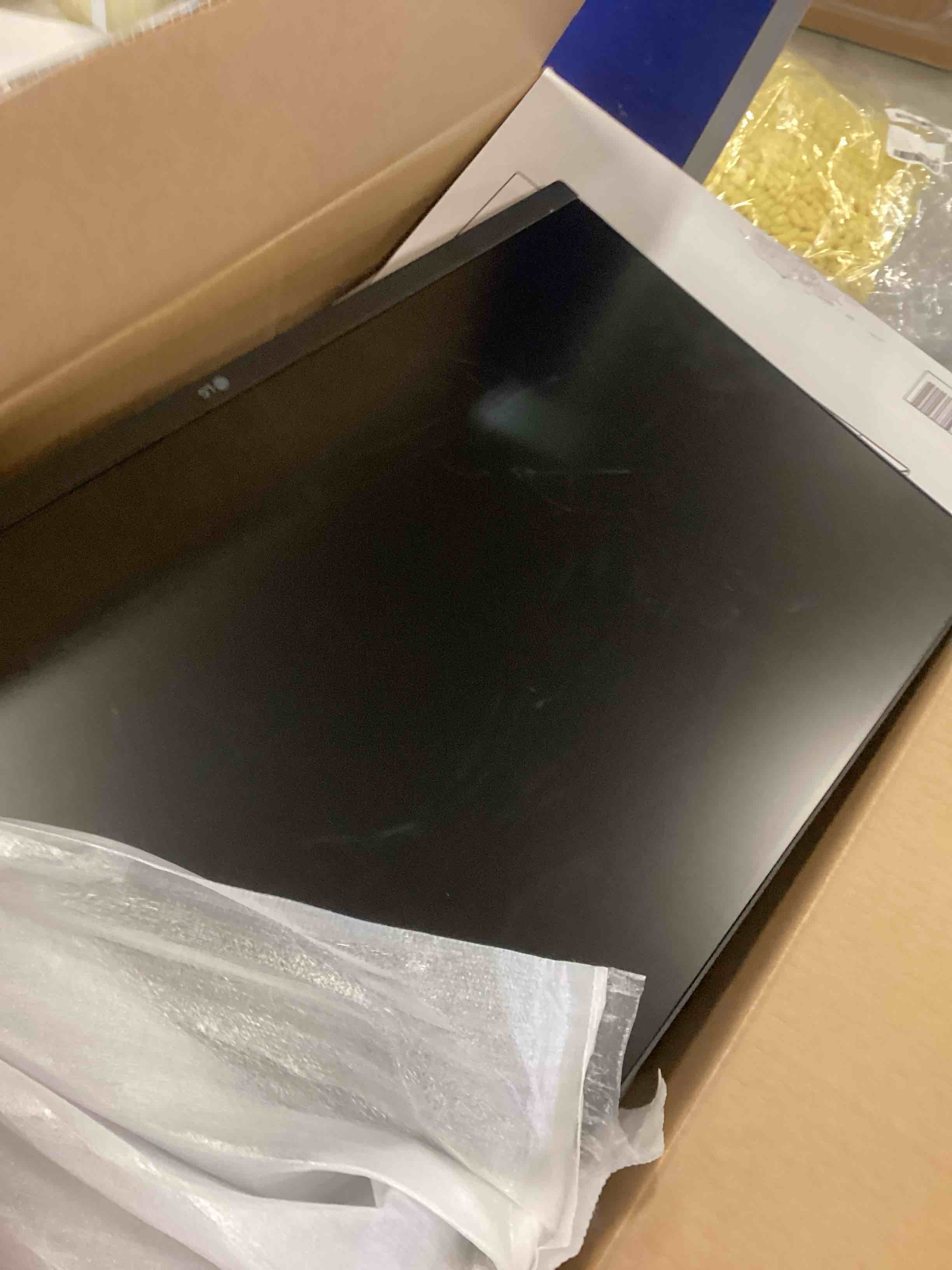 https://s3.amazonaws.com/lotting-images-prod/bidfta/PPE2119442_1736357342491.jpeg