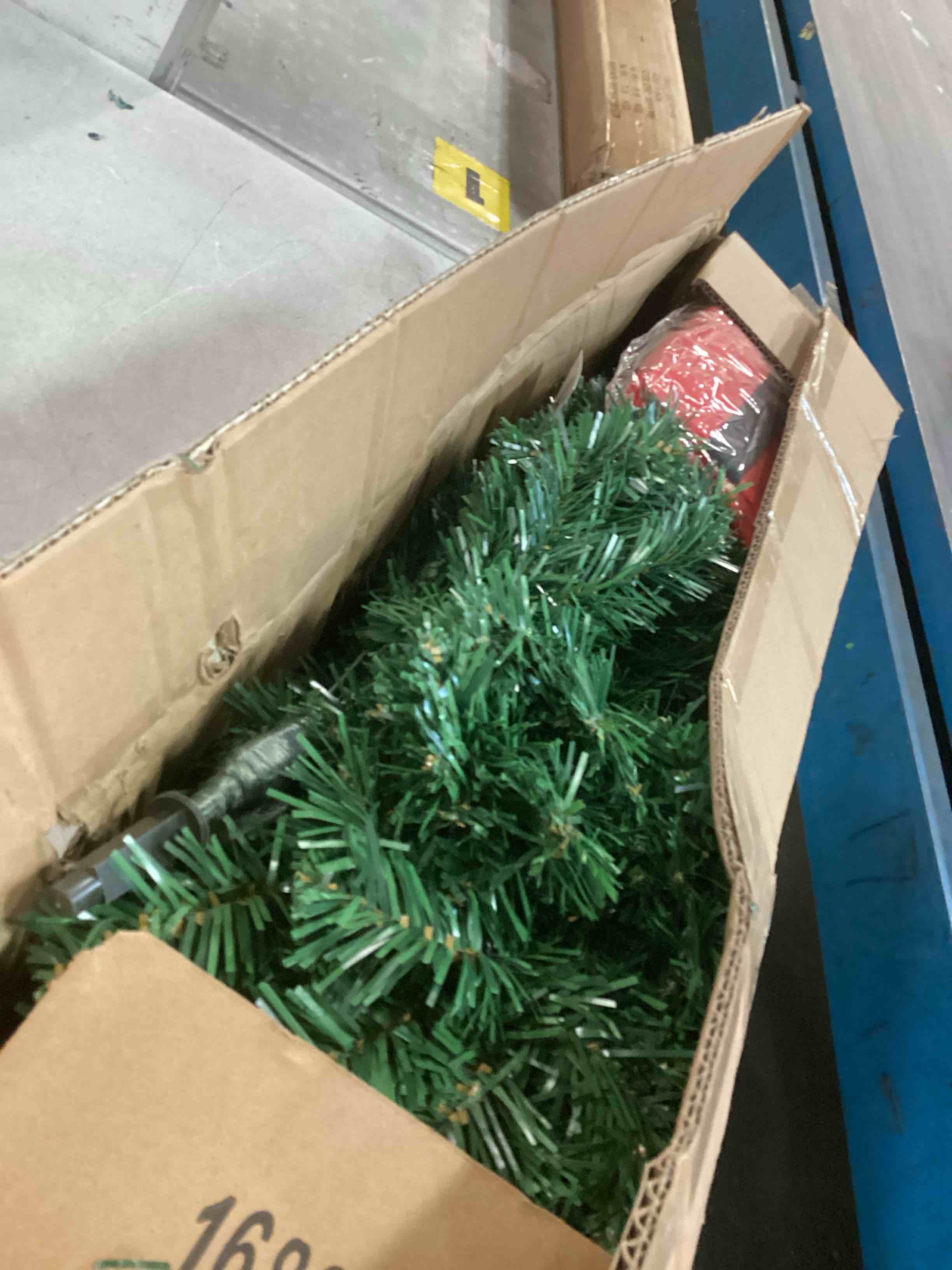 https://s3.amazonaws.com/lotting-images-prod/bidfta/PPE2119772_1736518710743.jpeg